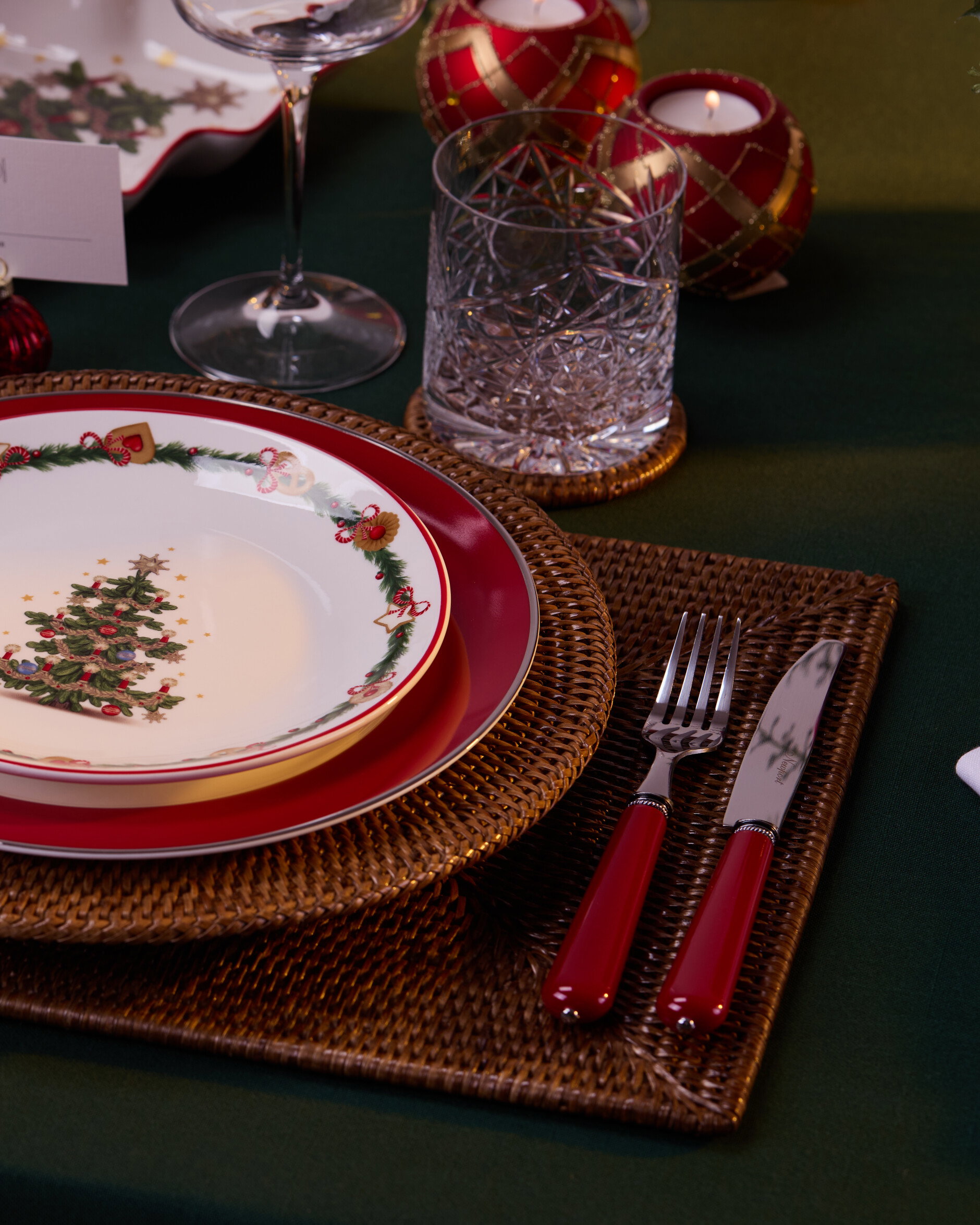 Newport Deep Red Besteck-Set