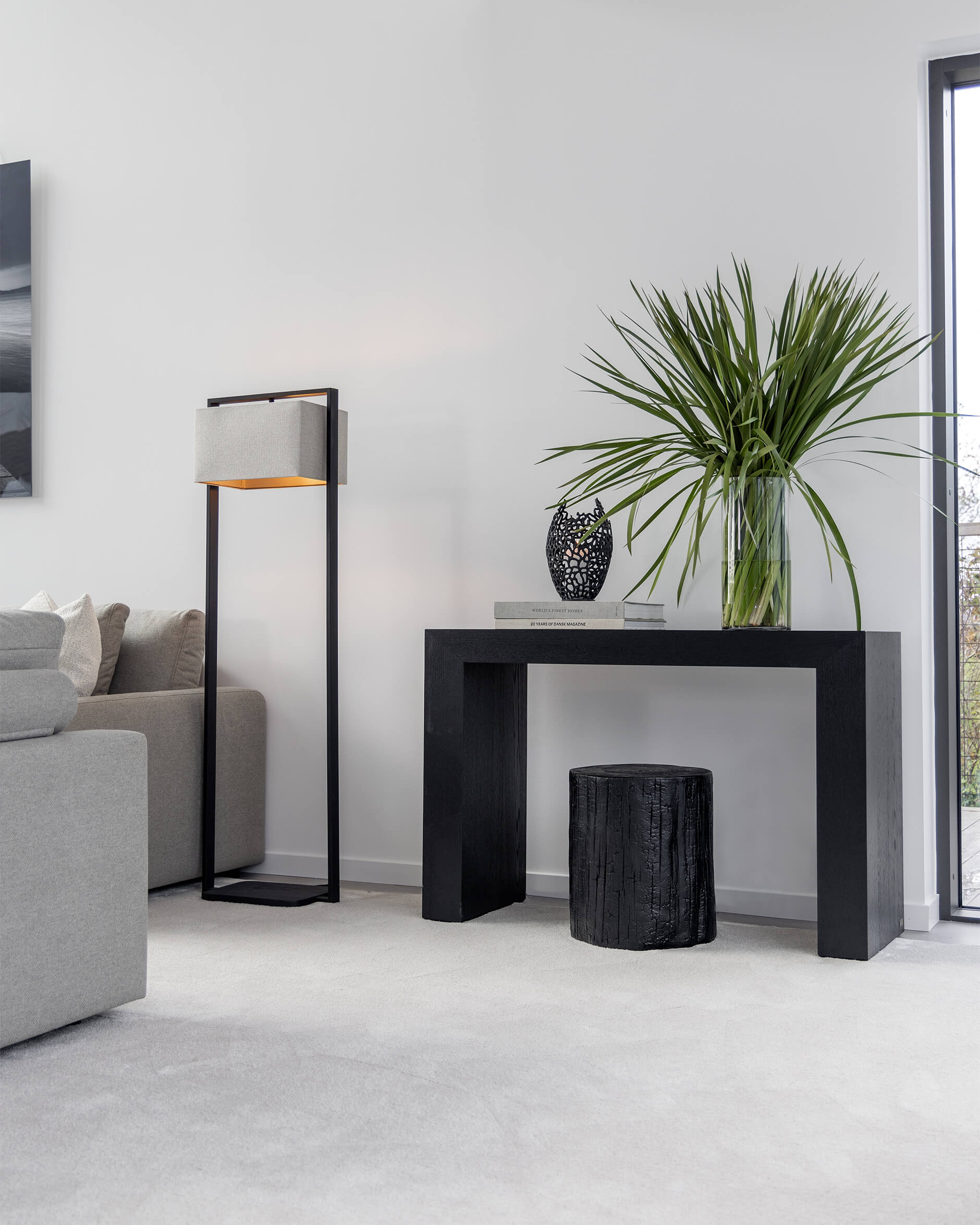 Timber sidobord / pall metal black