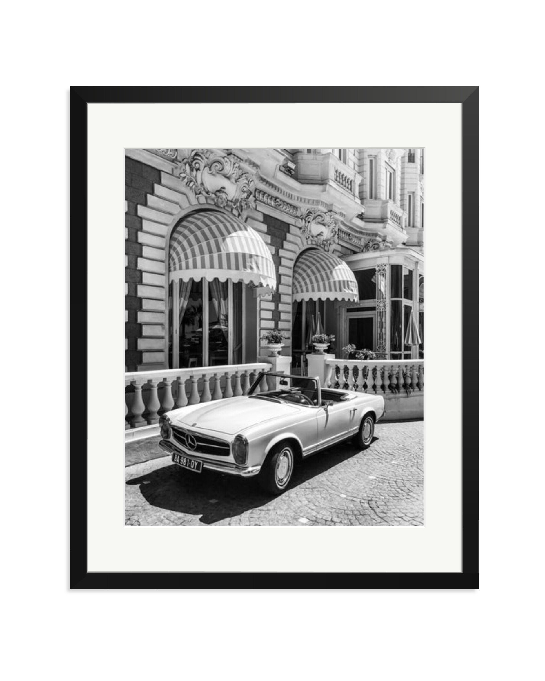 Topless at the Carlton Black / XL