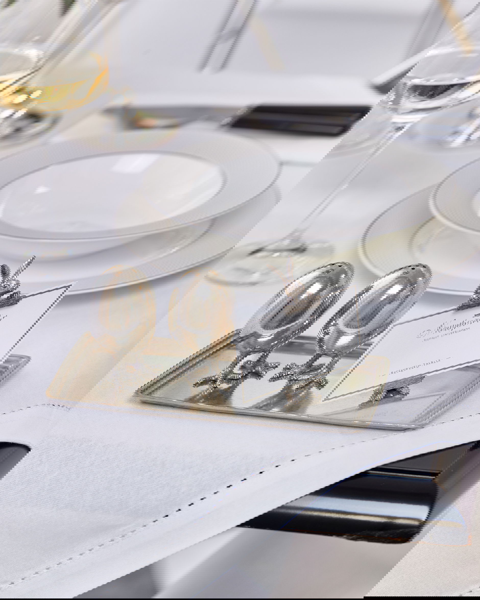 Ägg salt- och pepparkar tenn