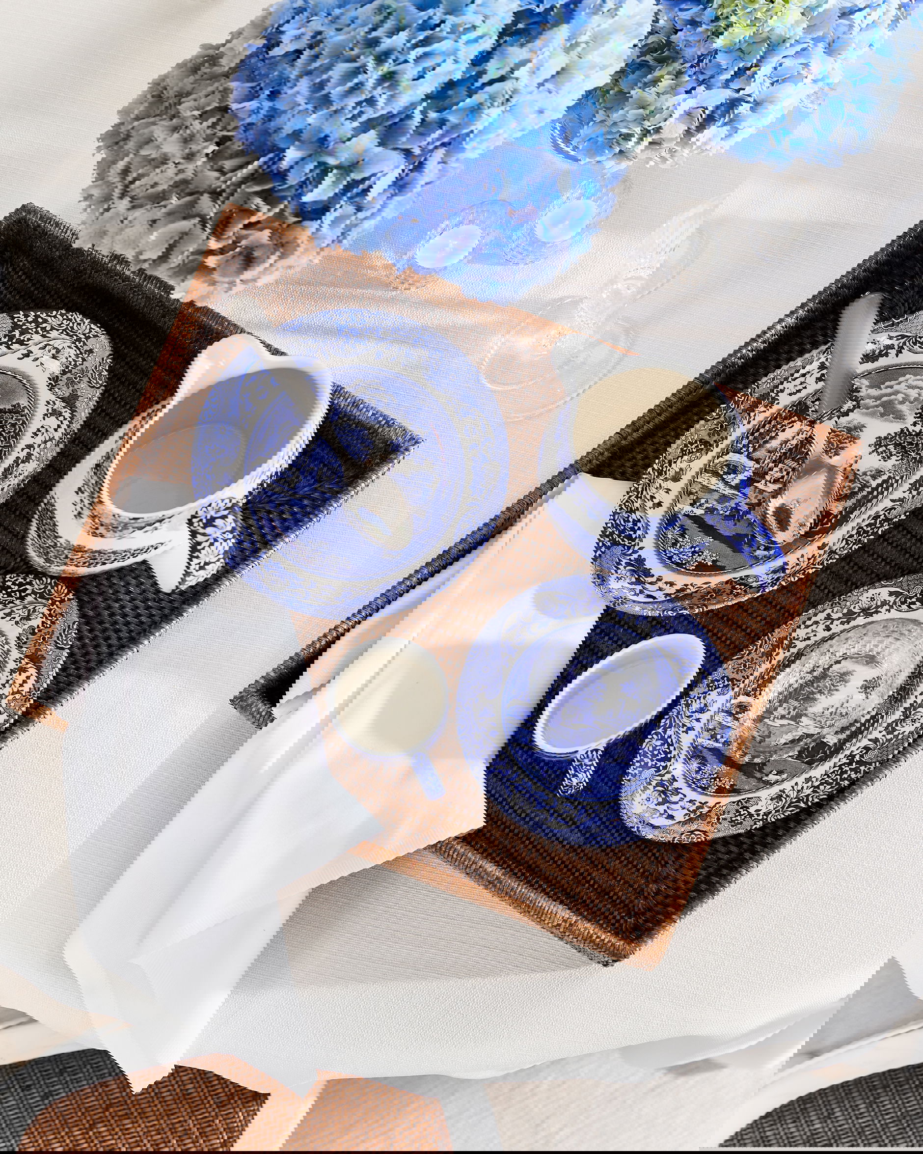 Antique bricka rotting