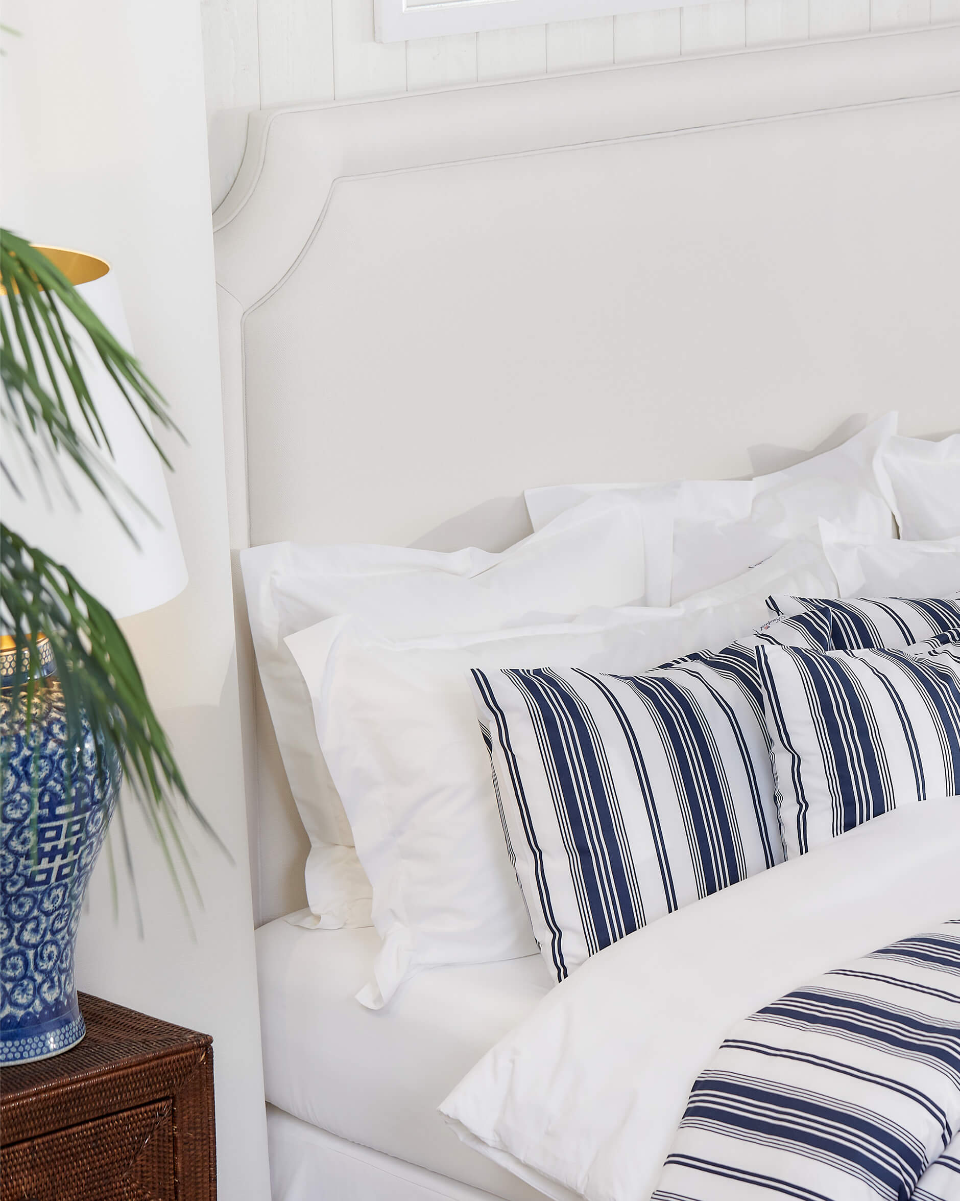 Courtenay sänggavel off-white