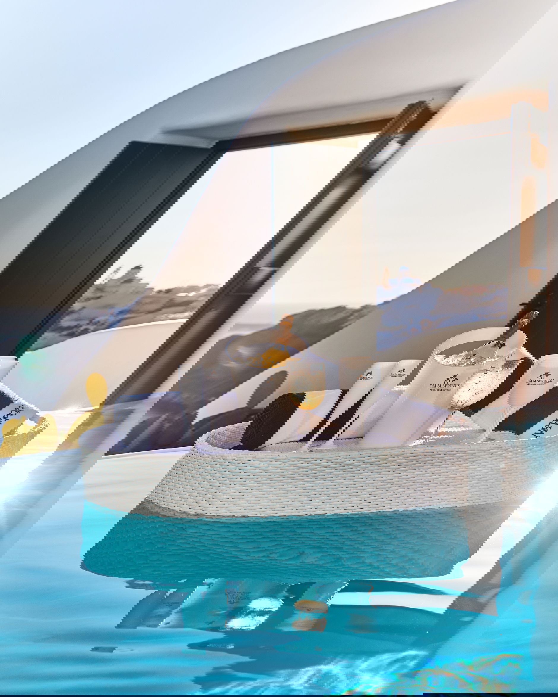 Flytande poolbricka vit oval