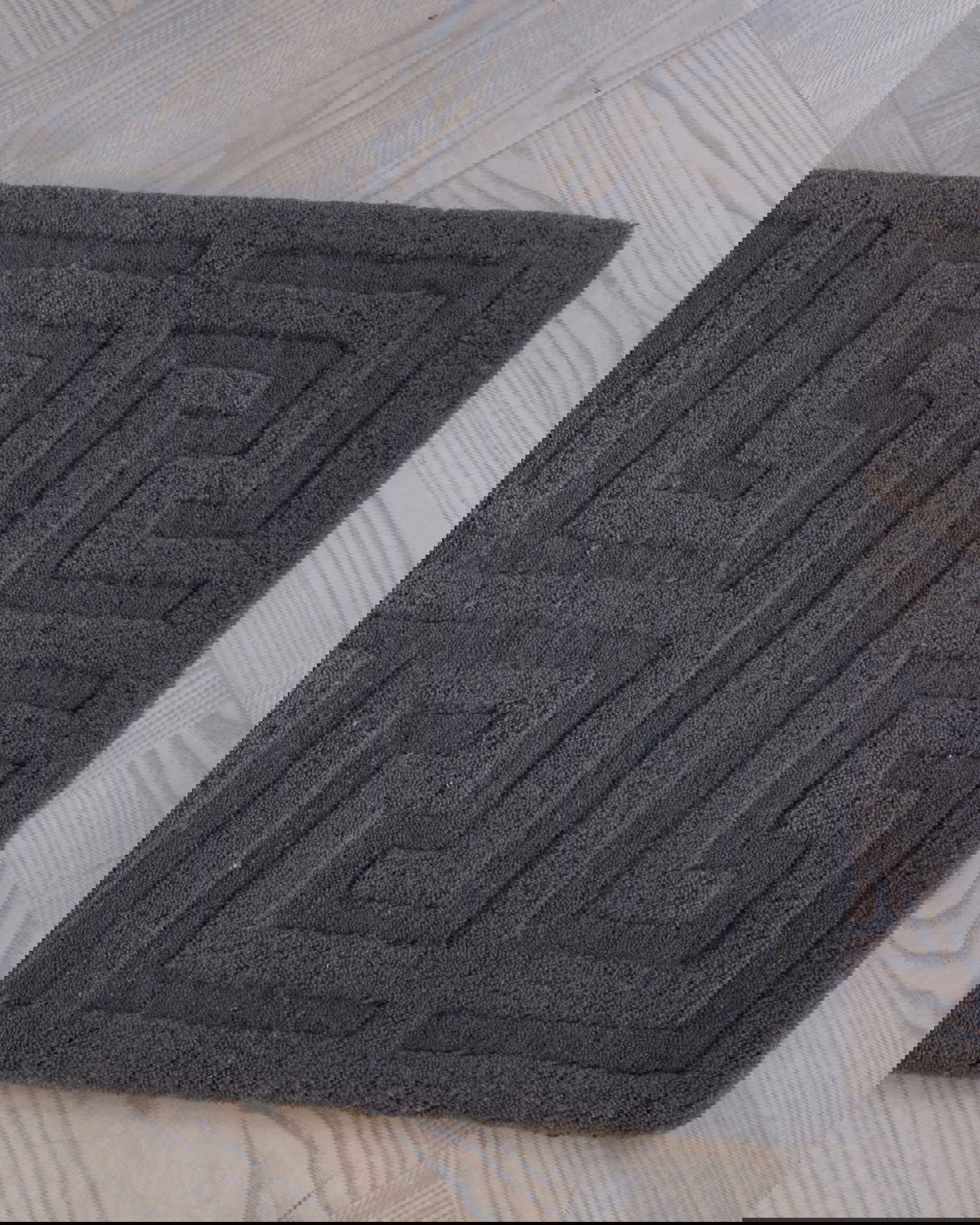 Key doormat titanium
