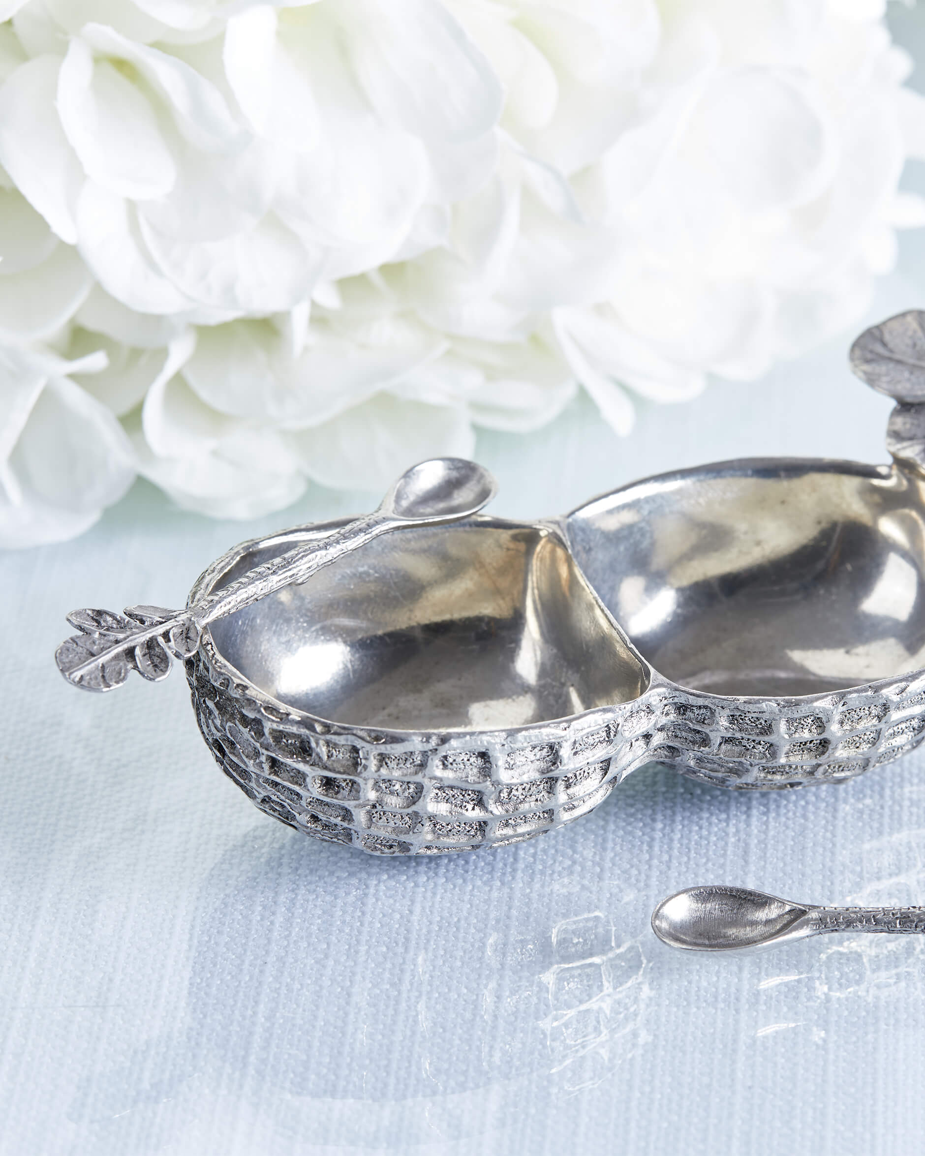 Nöt salt- och pepparskålar tenn