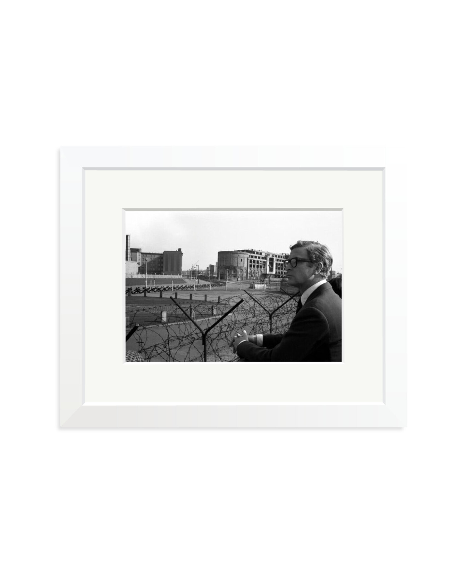 Michael Caine, Berlin, 1966 White / Small