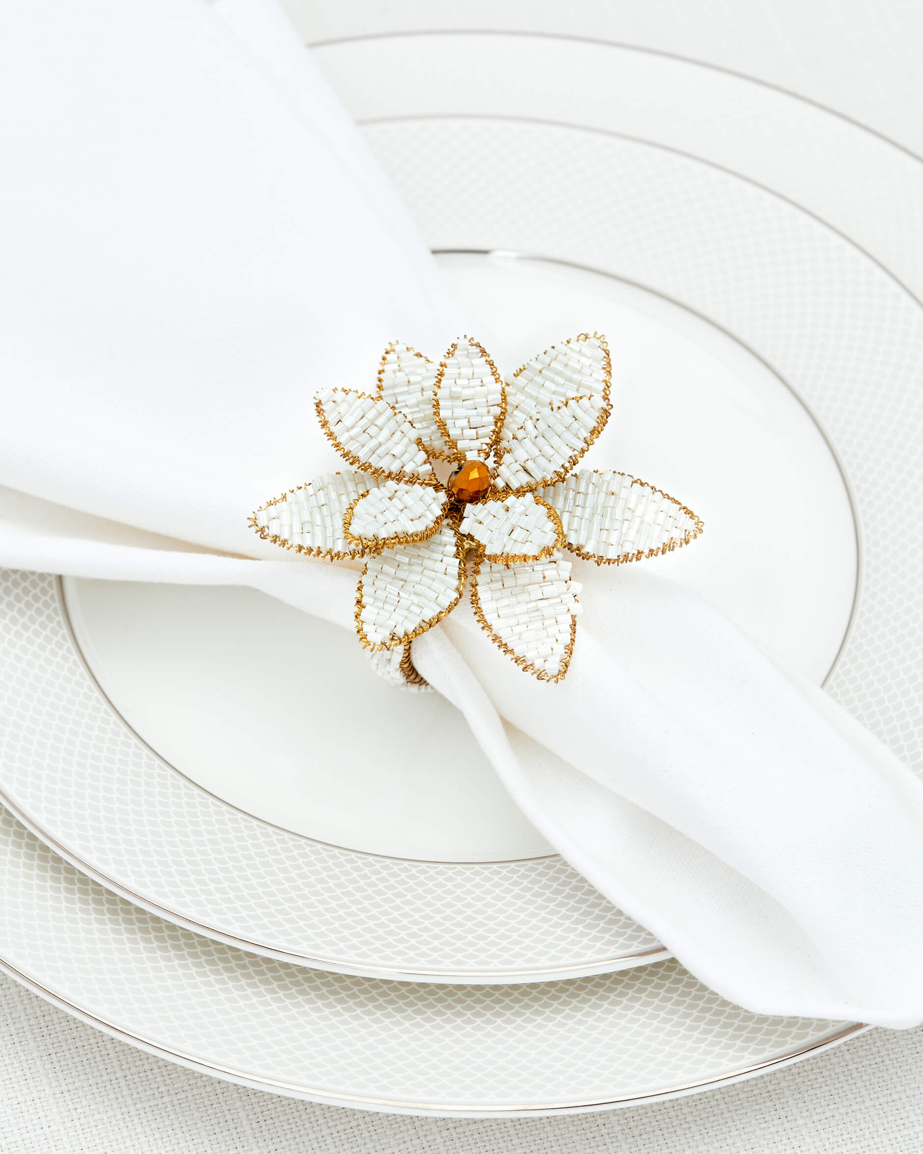 Daisy-lautasliinarengas, valkoinen