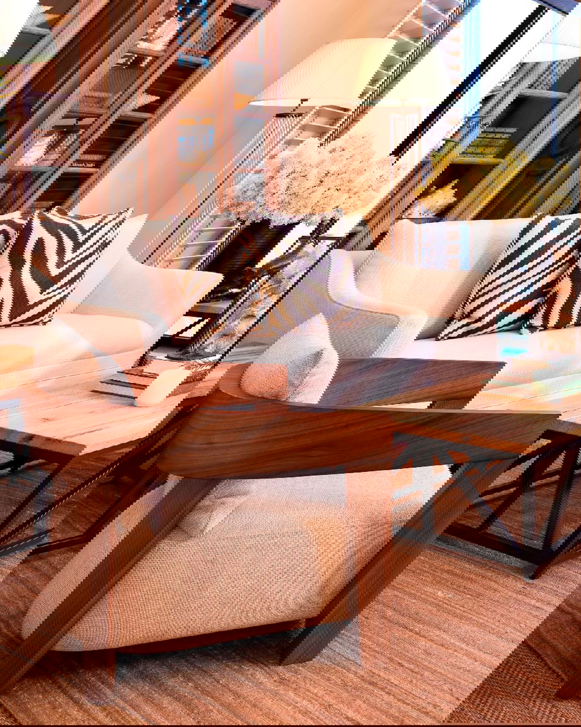 Rubautelli fåtölj valnöt