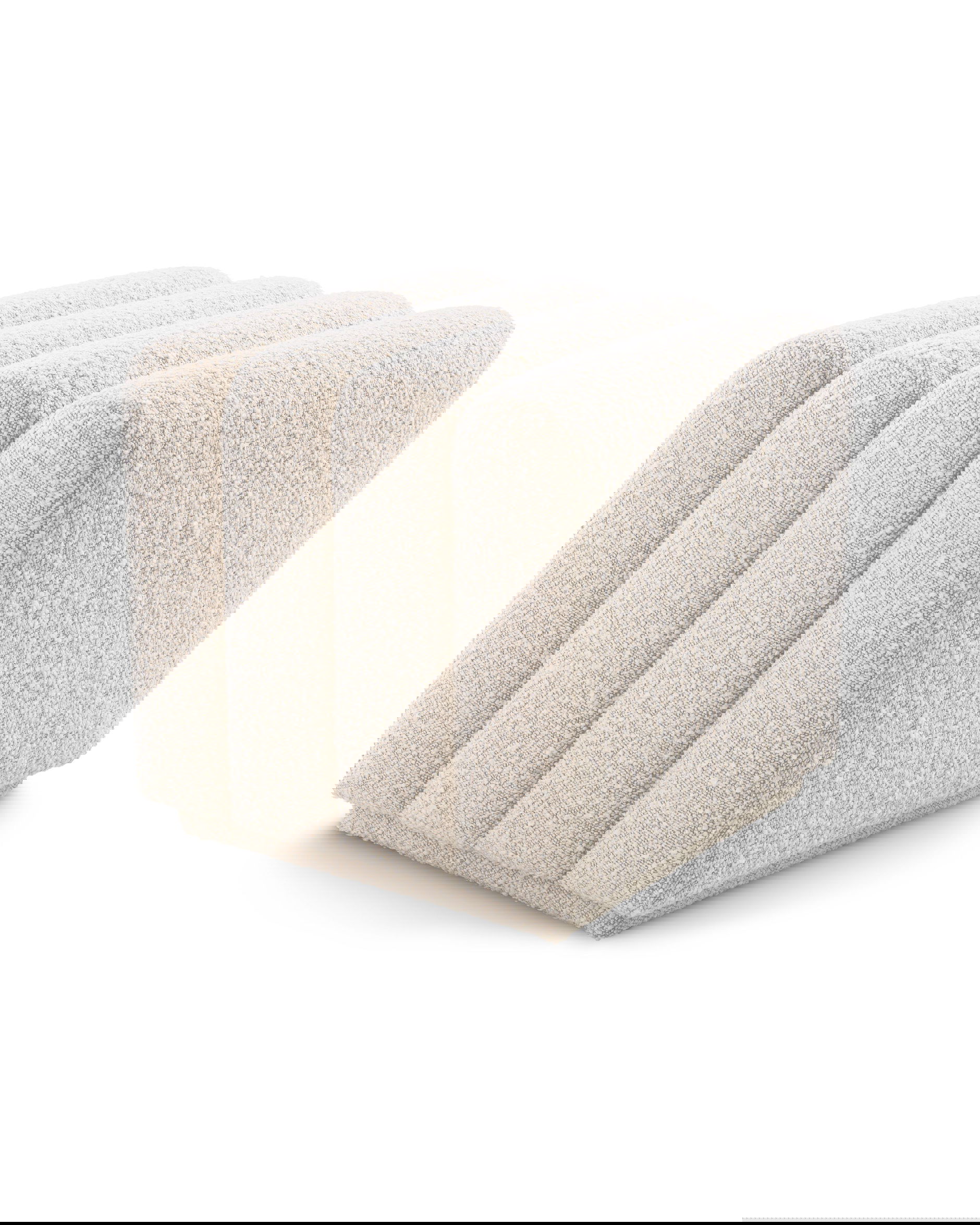 Bente fotpall bouclé cream