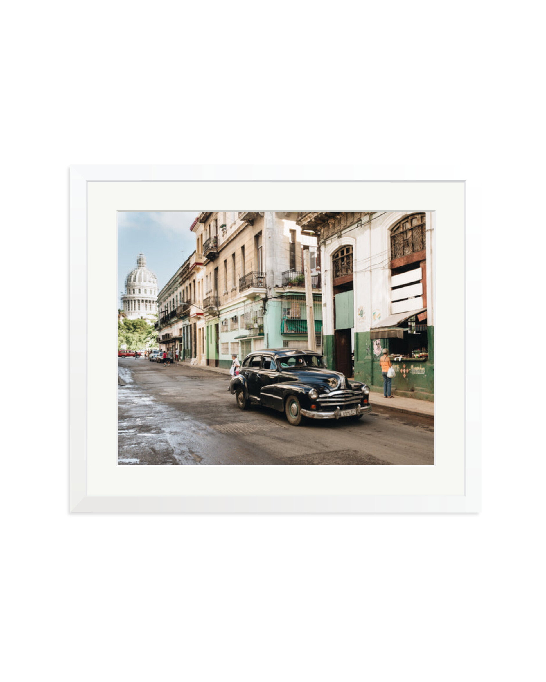 Black Car in Cuba White / Large