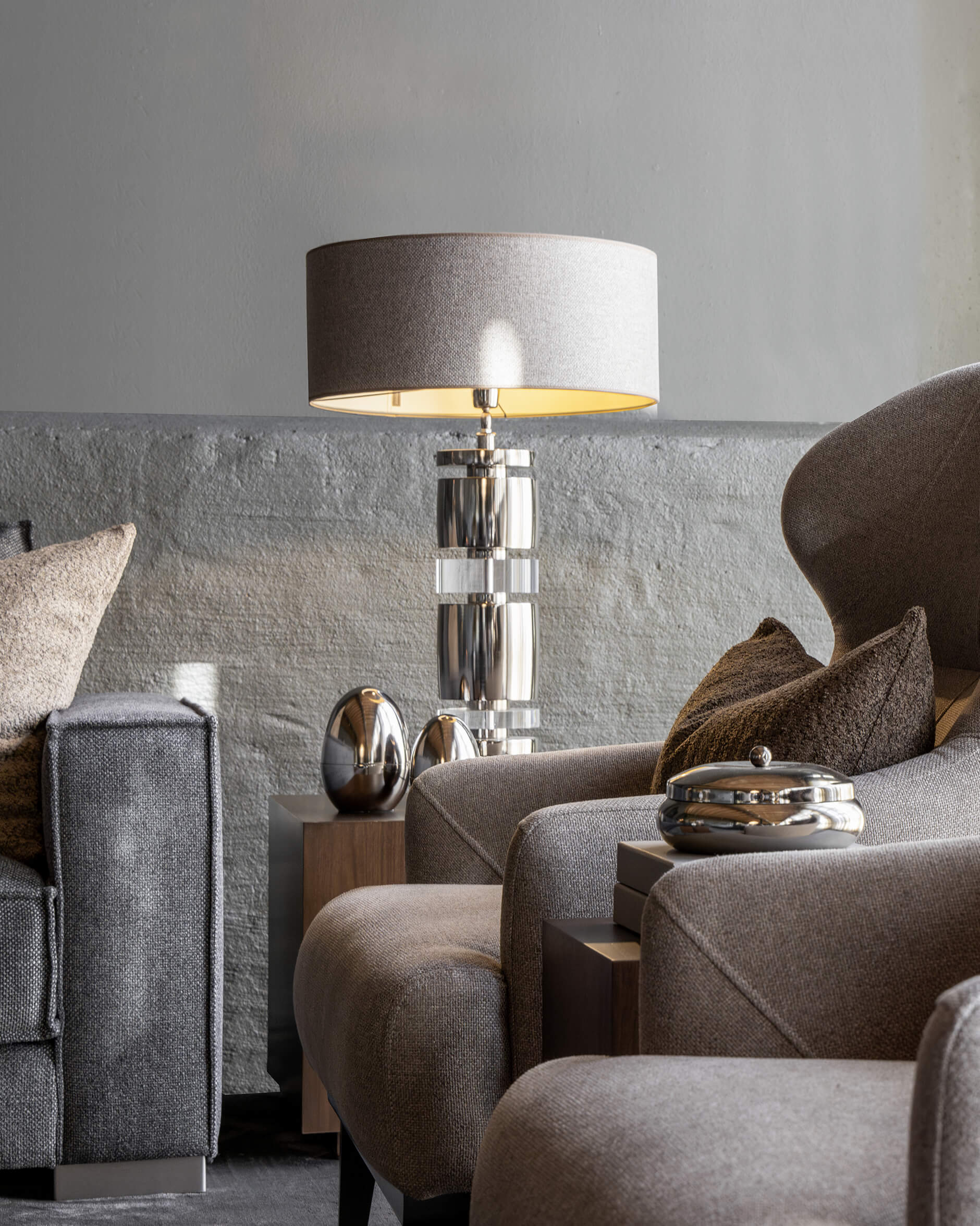 Armando plexi bordslampa svart nickel