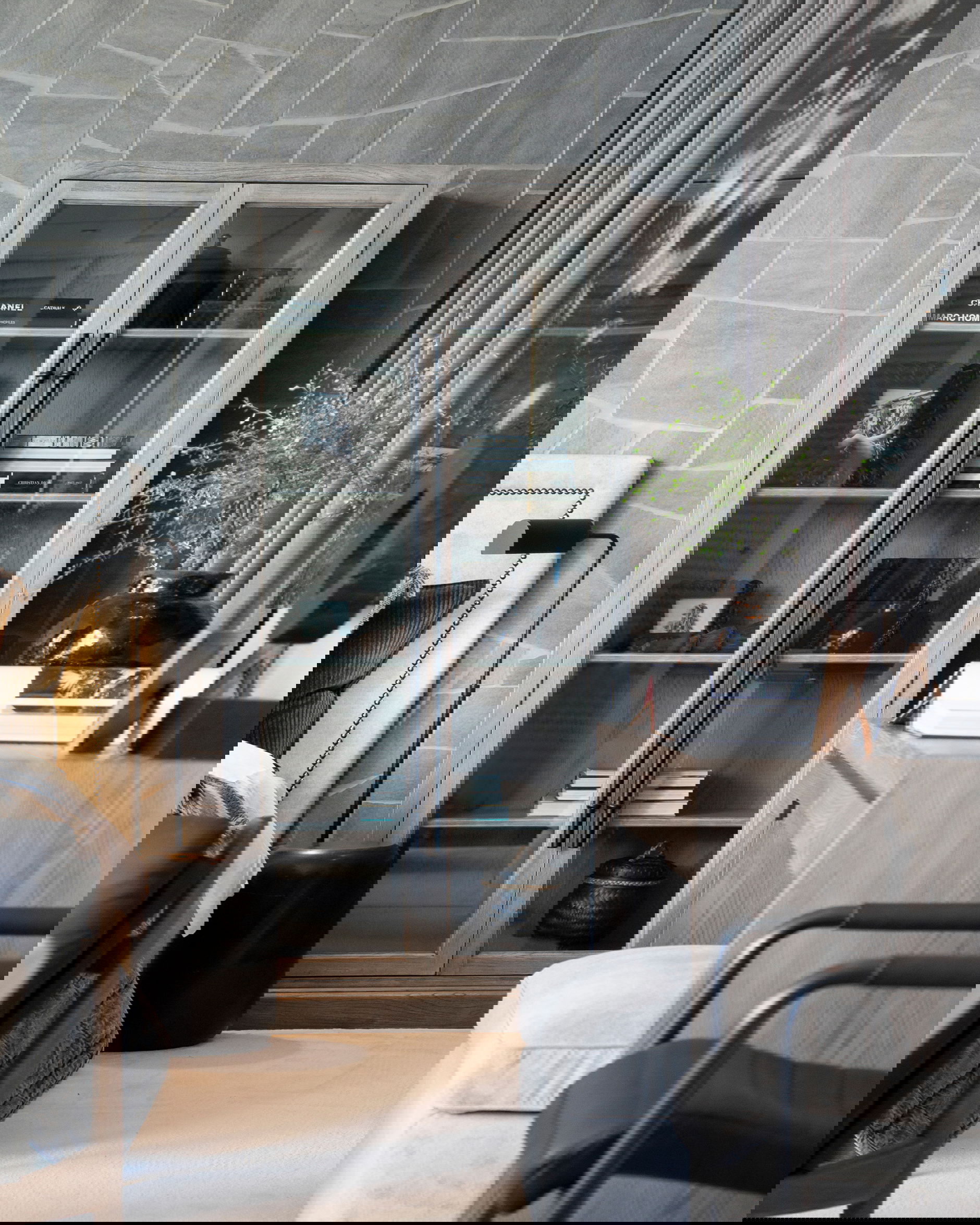 Narbonne vitrinskåp pebbles grey