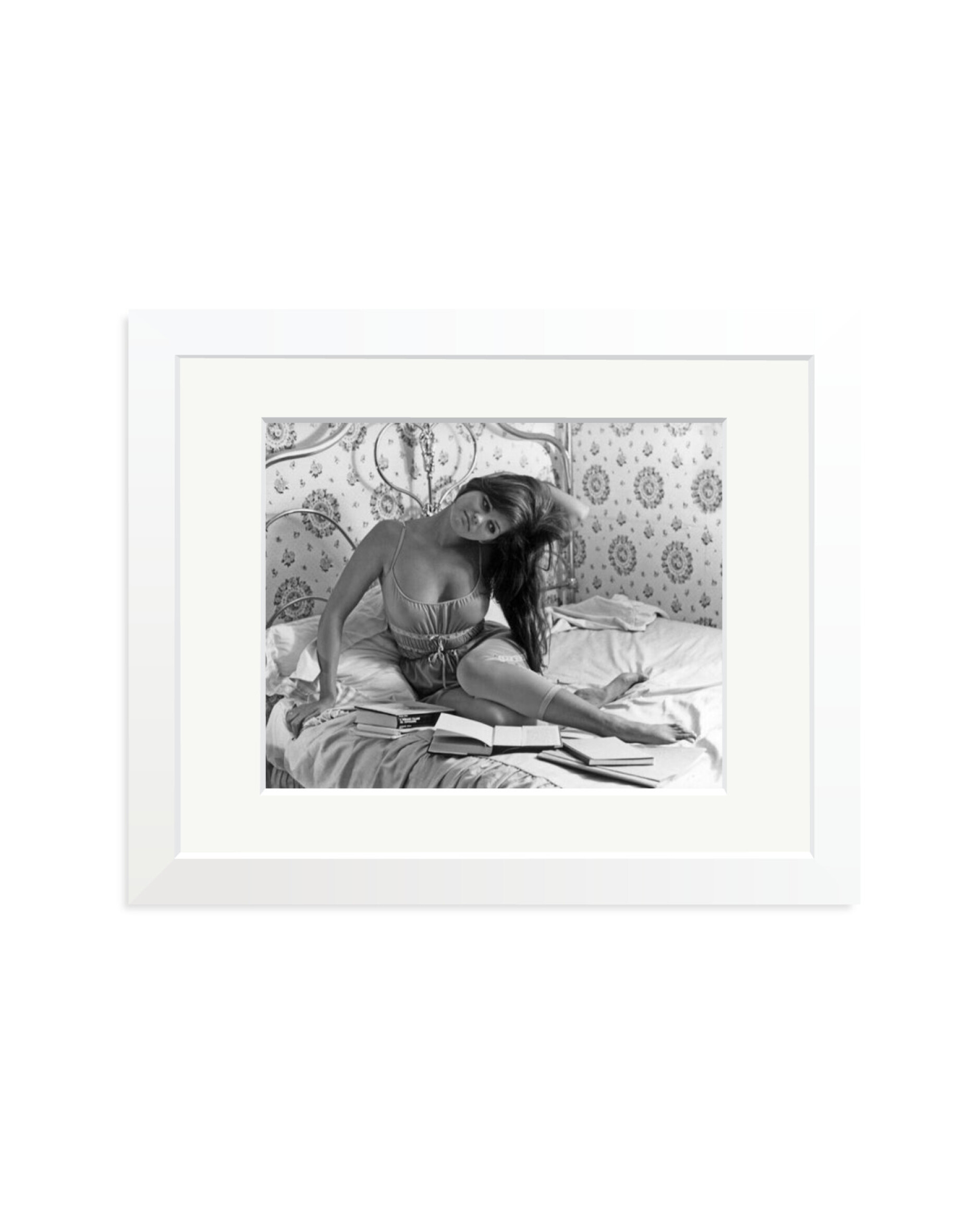 In Bed with Cardinale White / Small