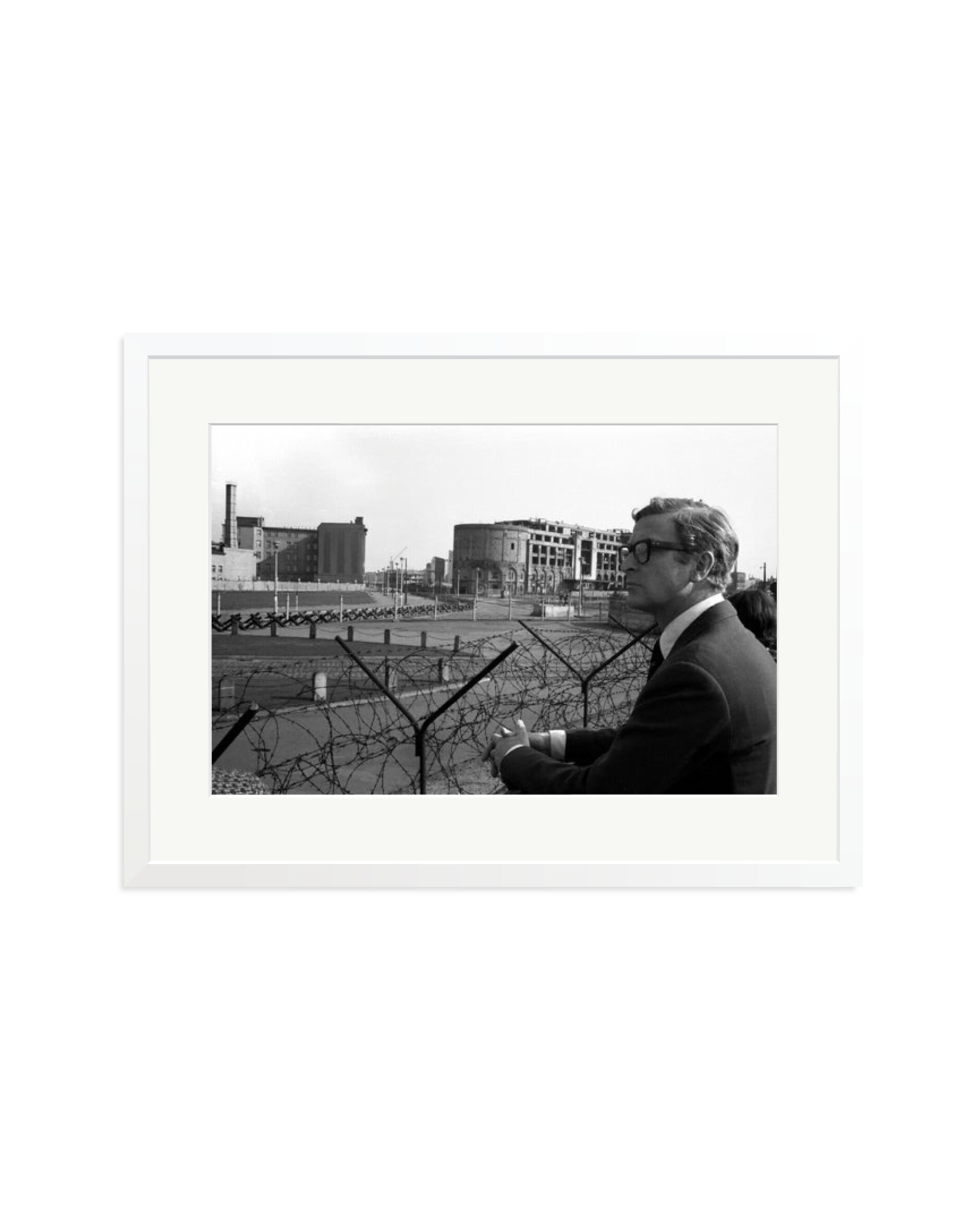 Michael Caine, Berlin, 1966 White / XL
