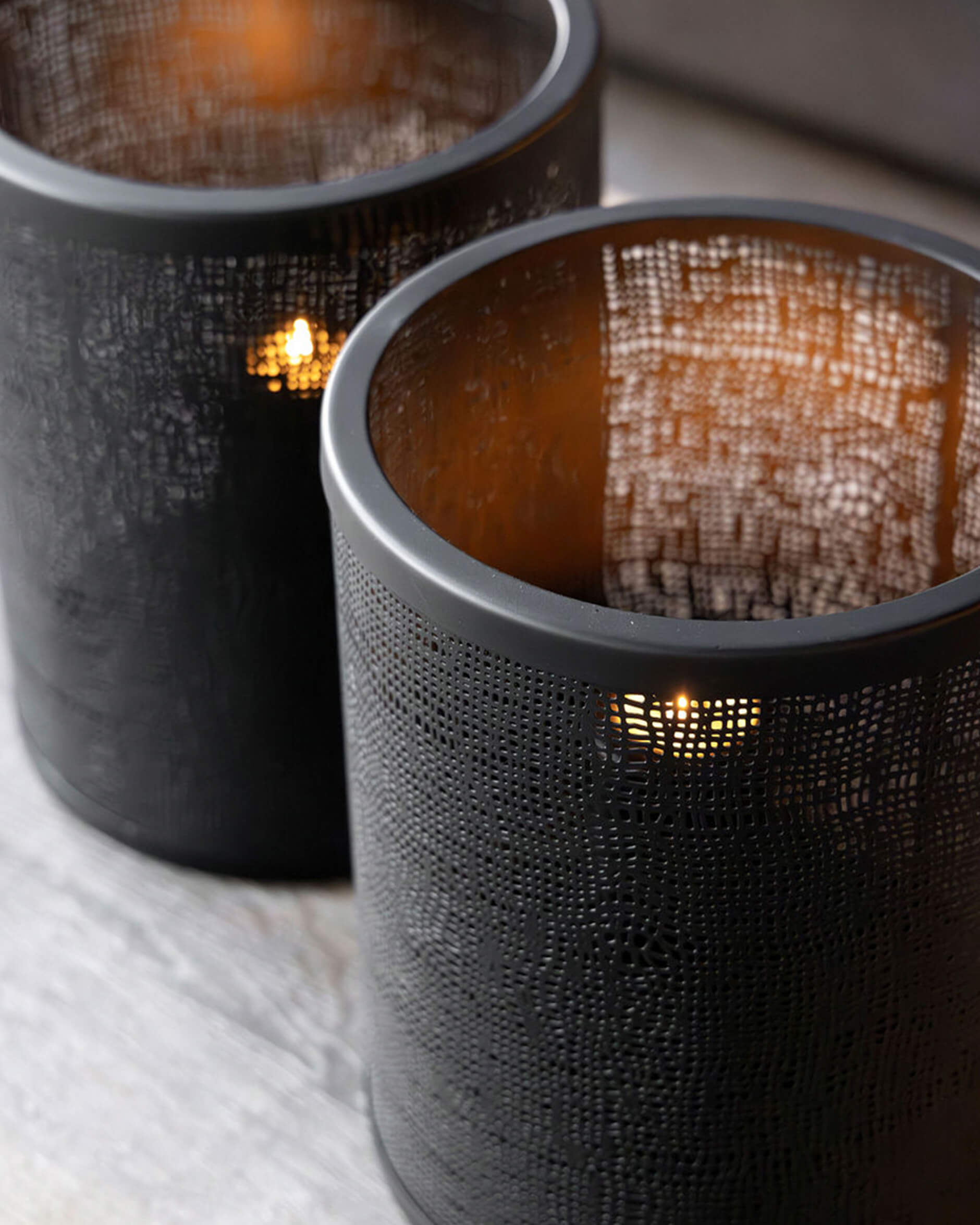 Taranto ljuslykta svart