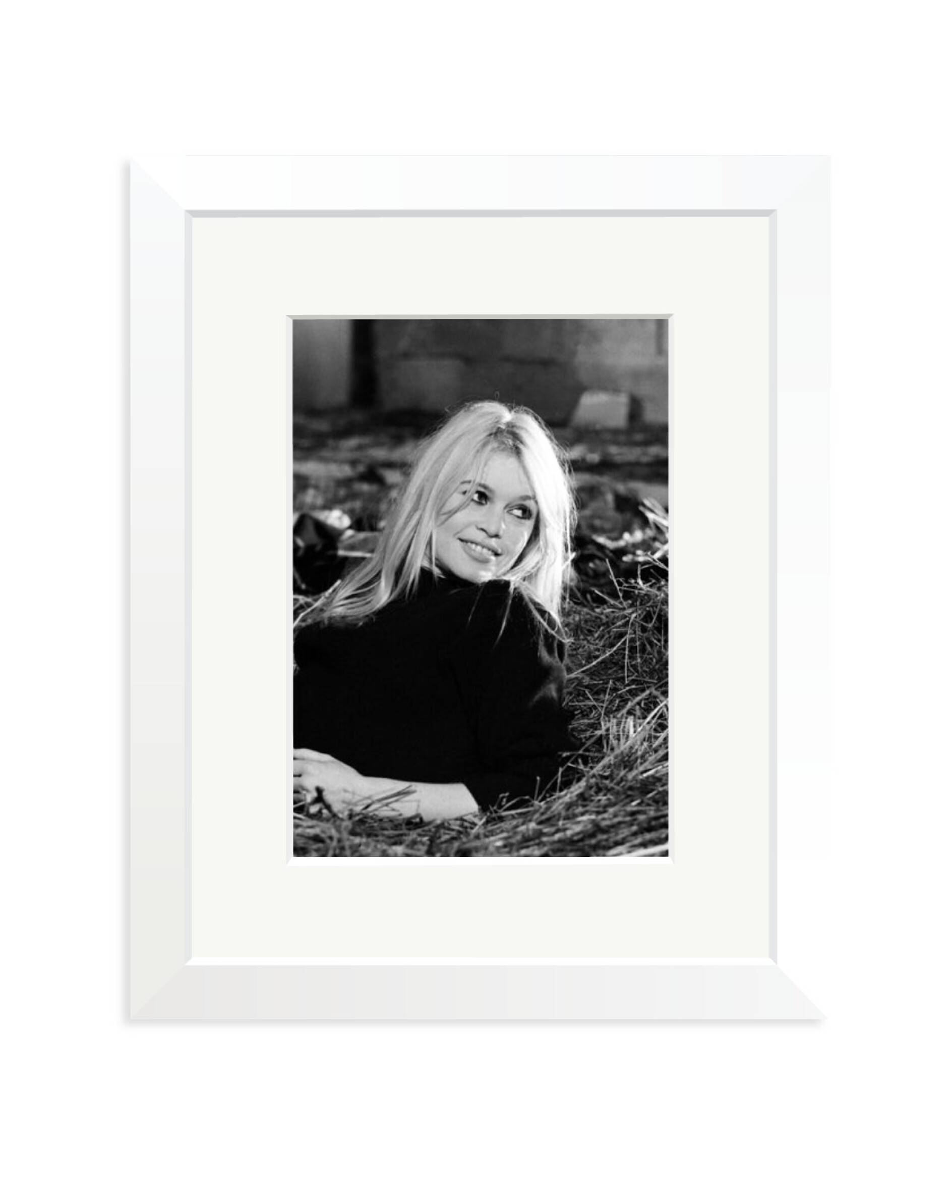 Brigitte on the set of 'A Coeur joie' White / Small