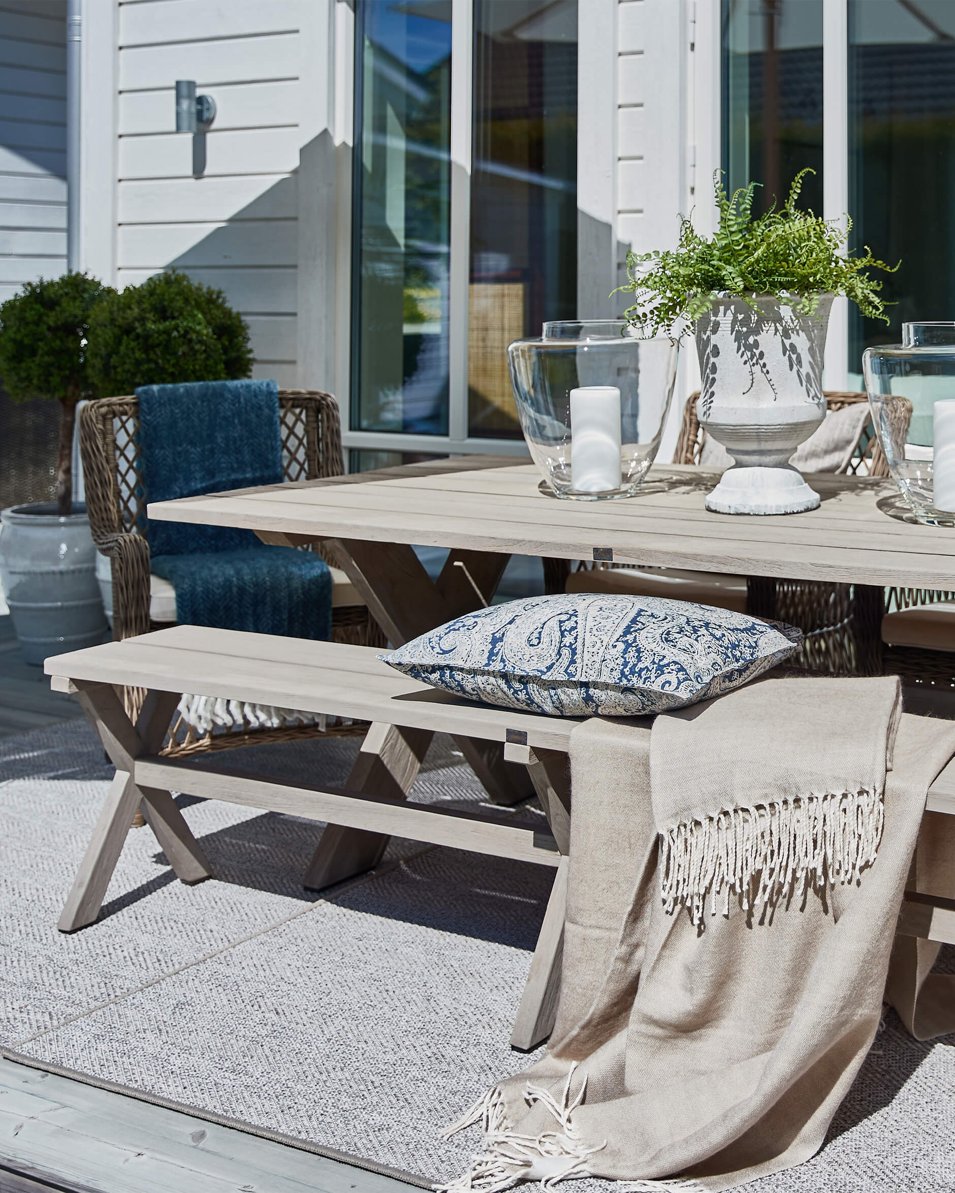 Cross Bank Charcoal 220cm