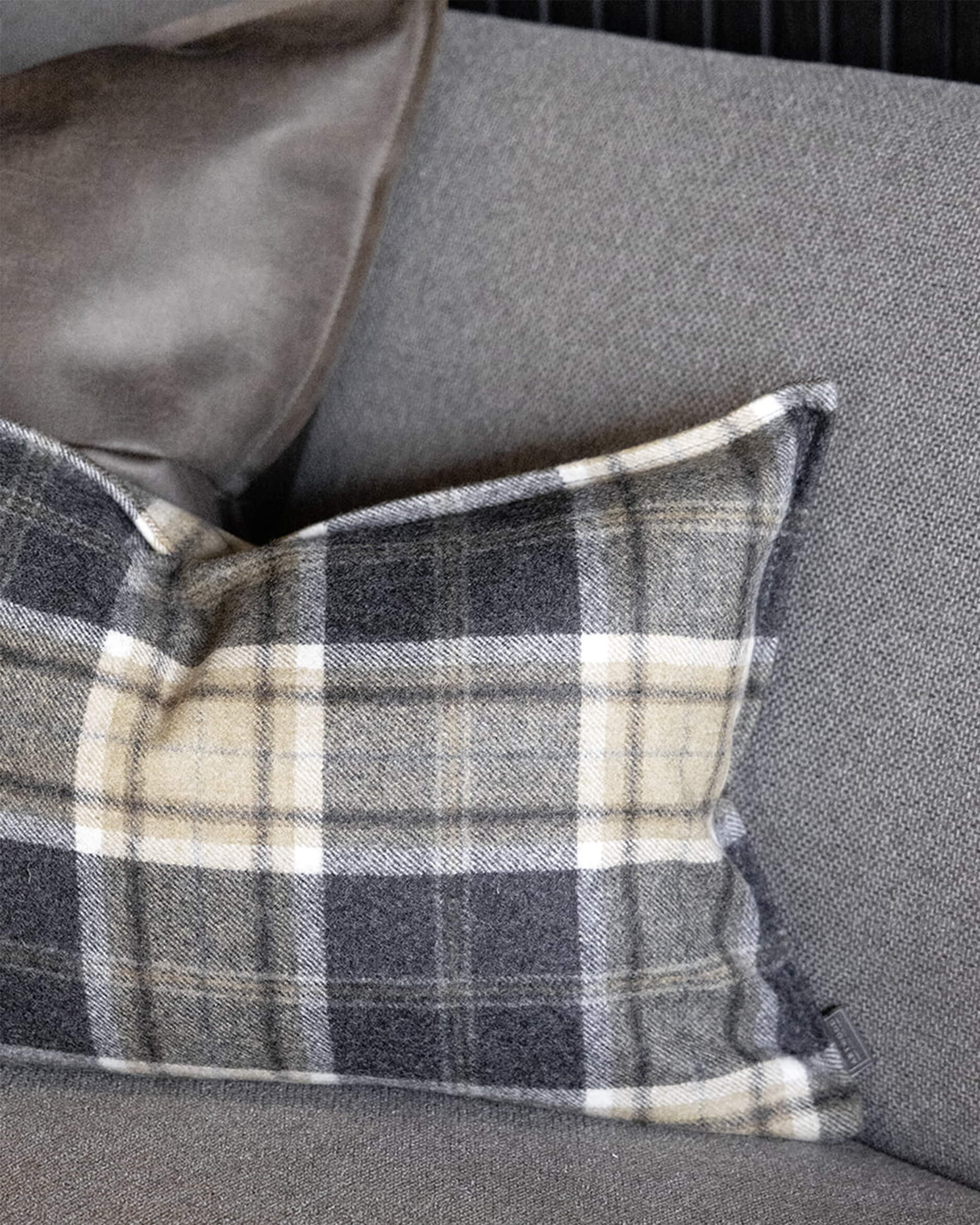 Angus kuddfodral grå