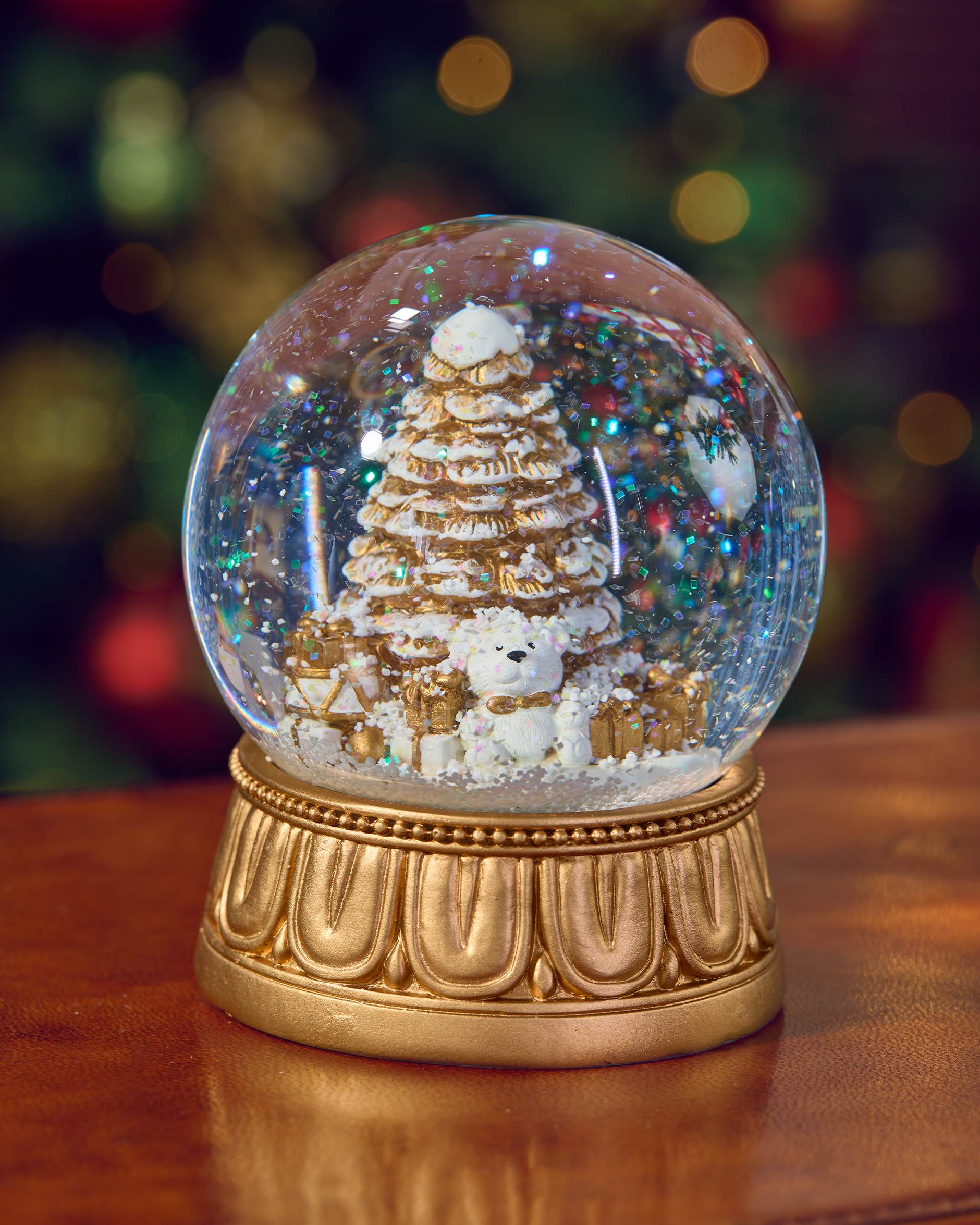 Maxwell Snow Globe