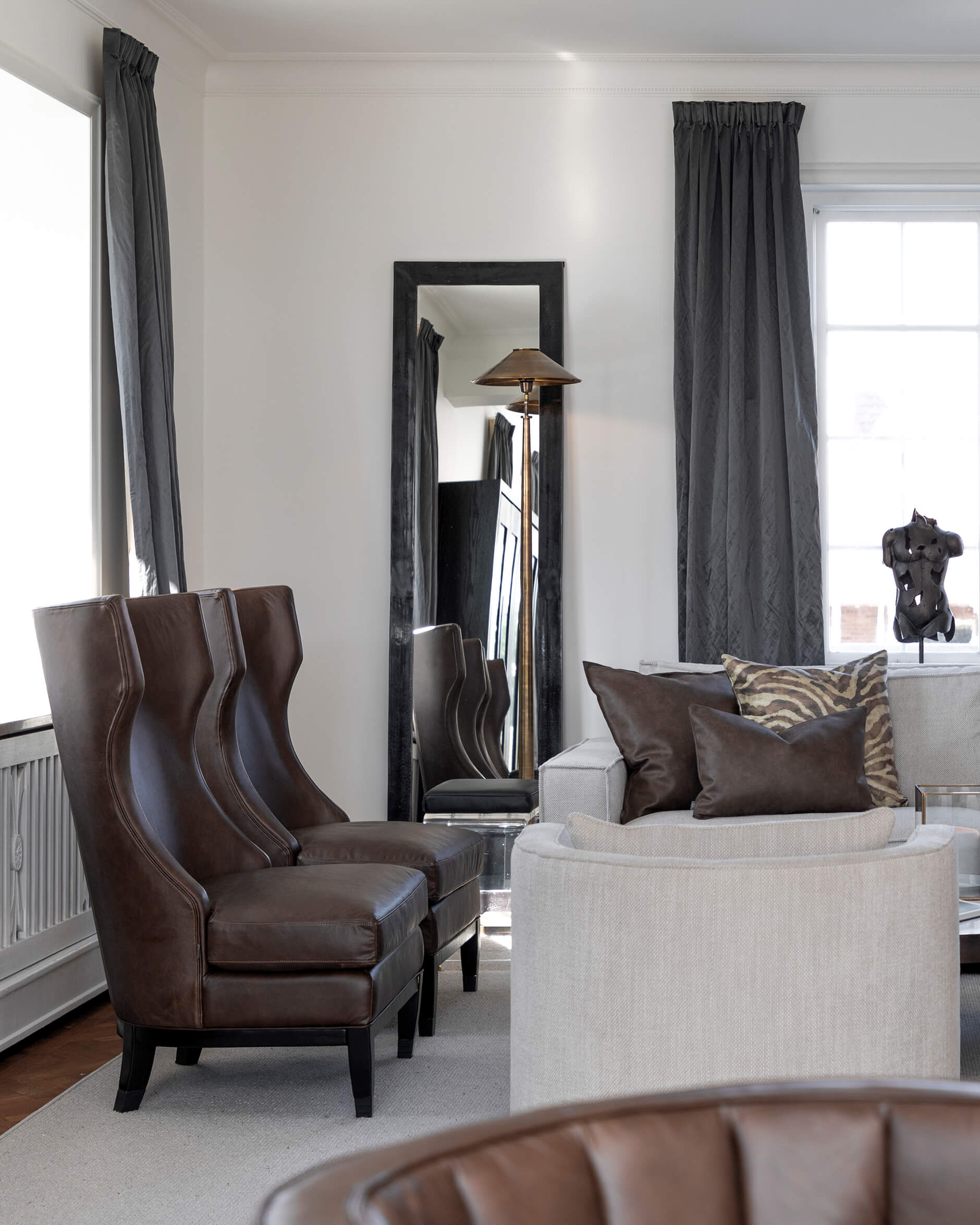 Reed skinnfåtölj chocolate brown