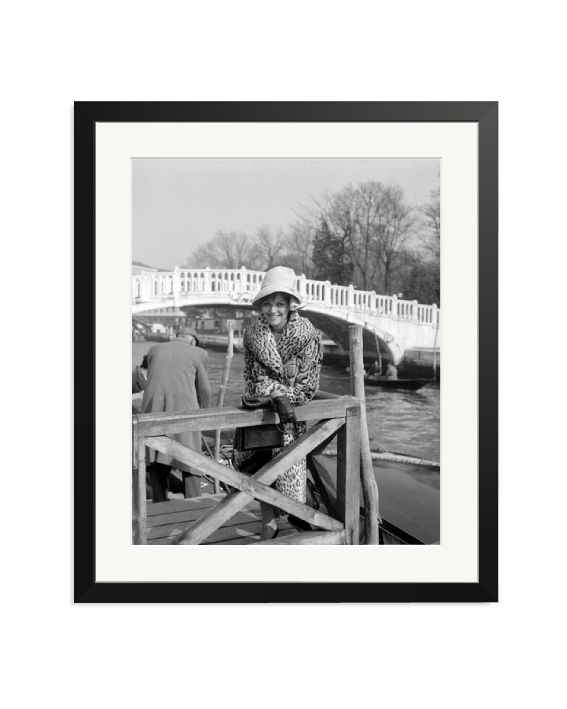 Cardinale, Venice, 1960 Black / Large