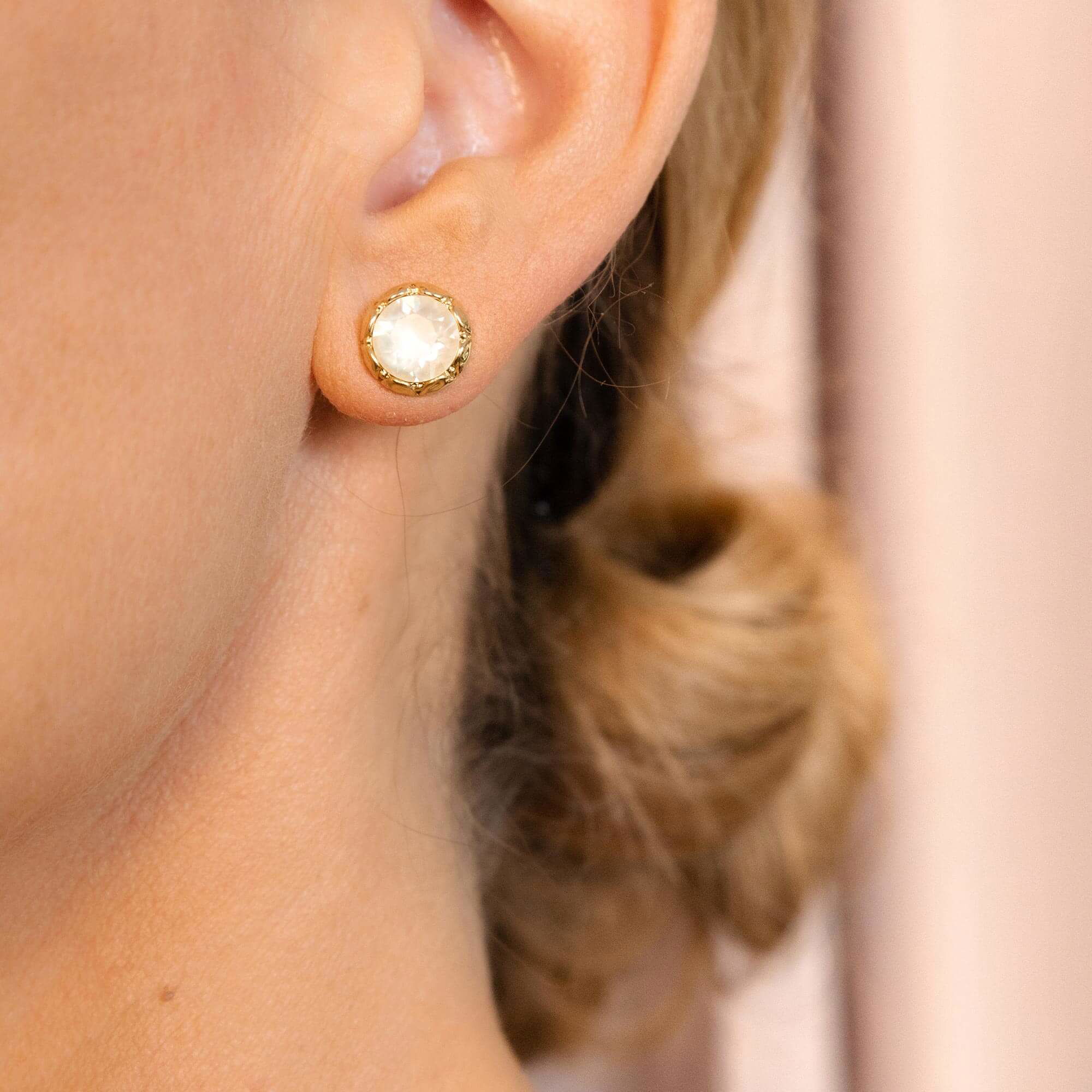 Miss Victoria -korvakorut, white linen gold