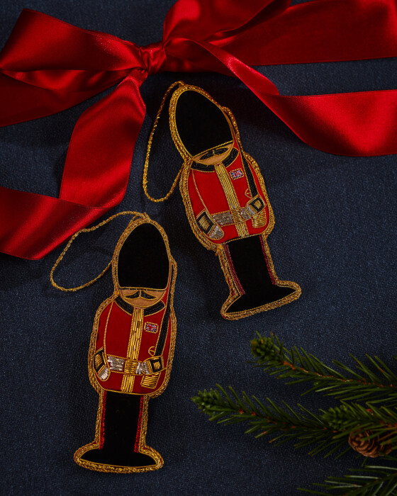 Wentworth royal guard julgransdekoration