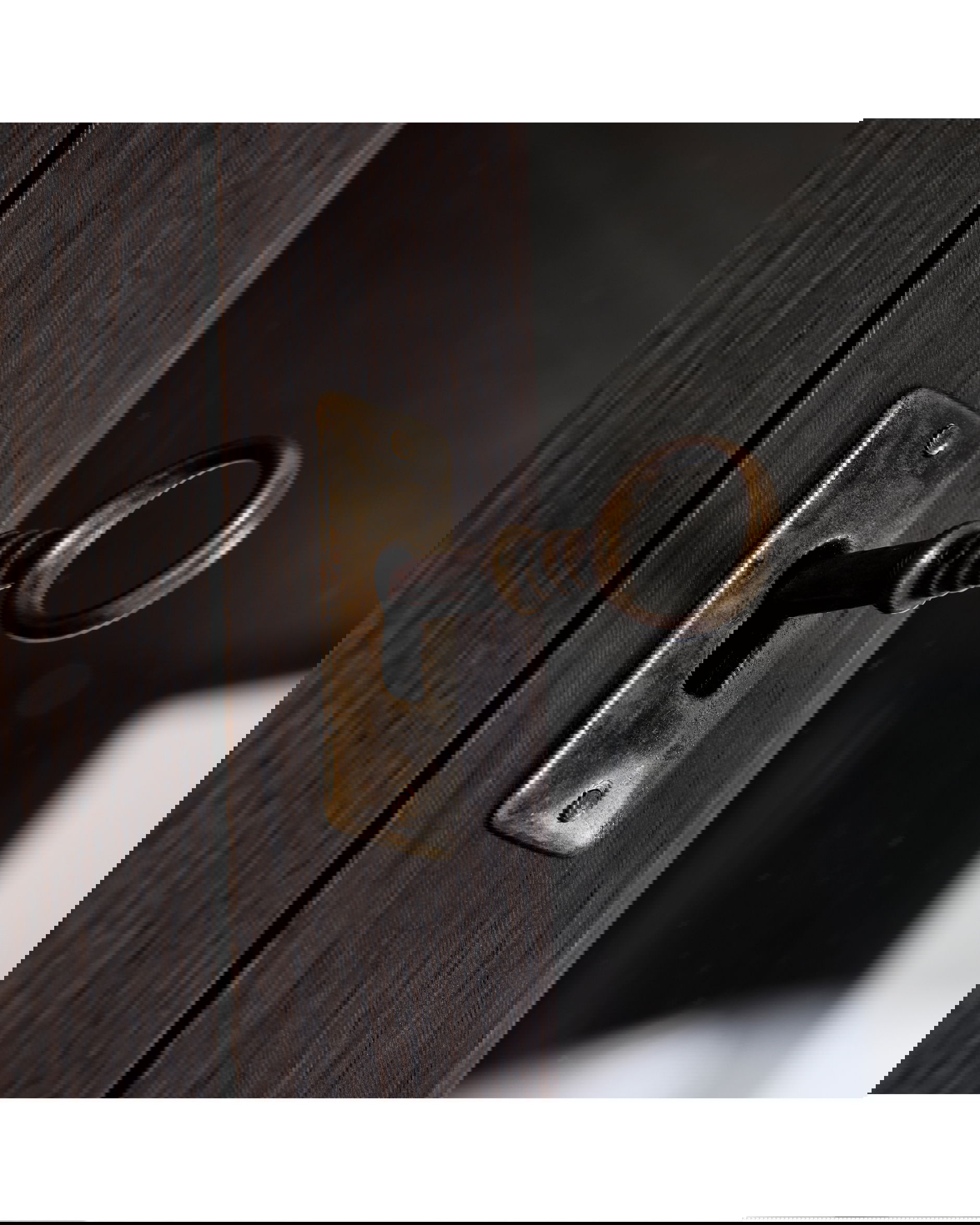 Seethrough vitrinskåp mountain wenge