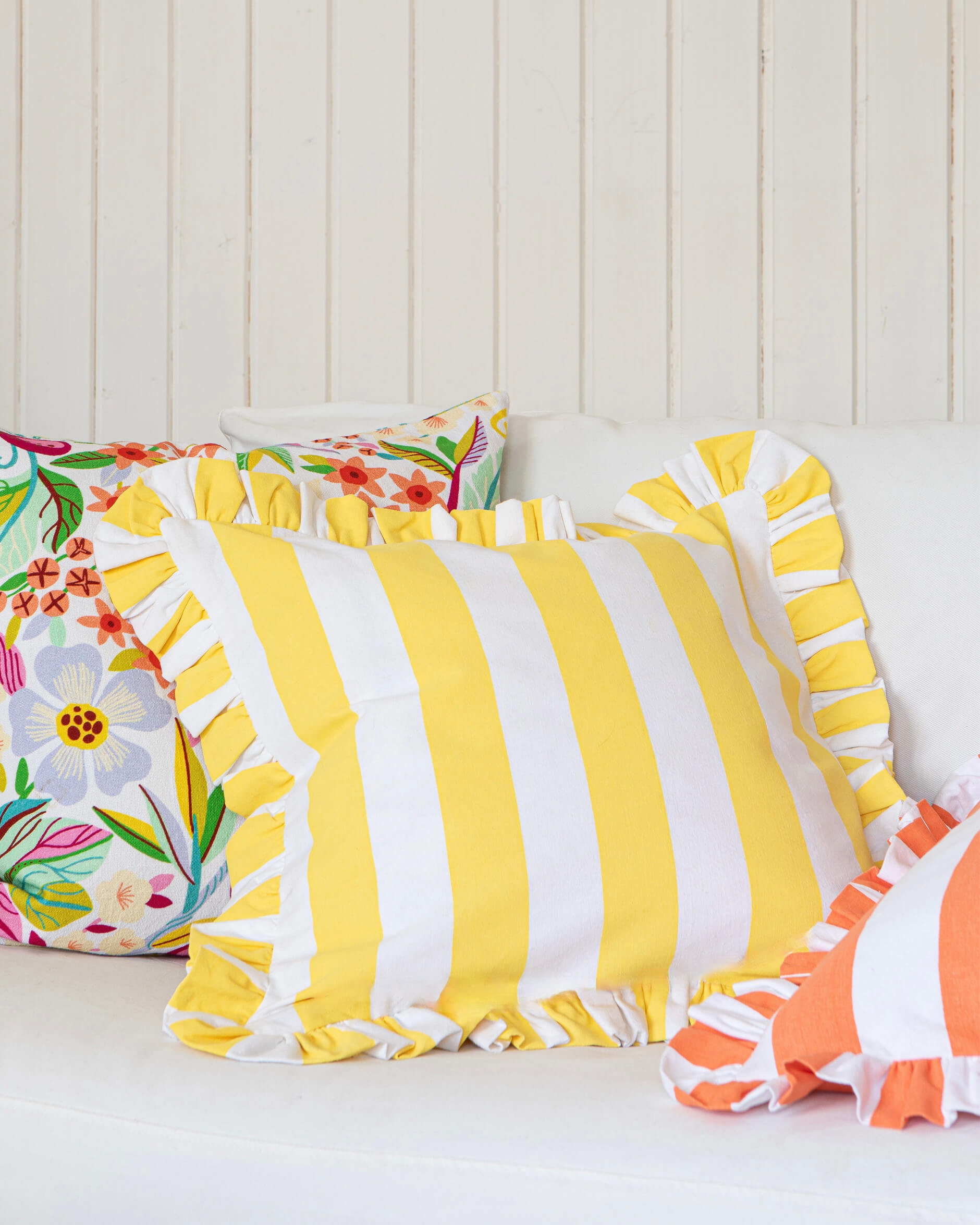 Ruffle Stripes kuddfodral gul