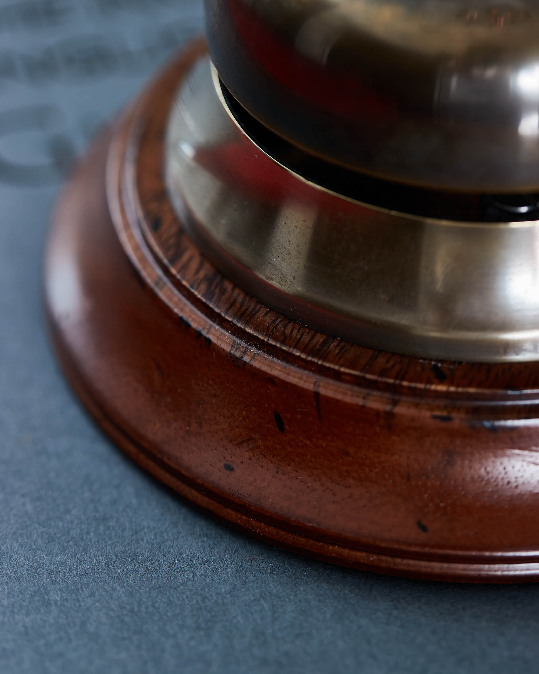 Sailor's Inn -kello, pronssi