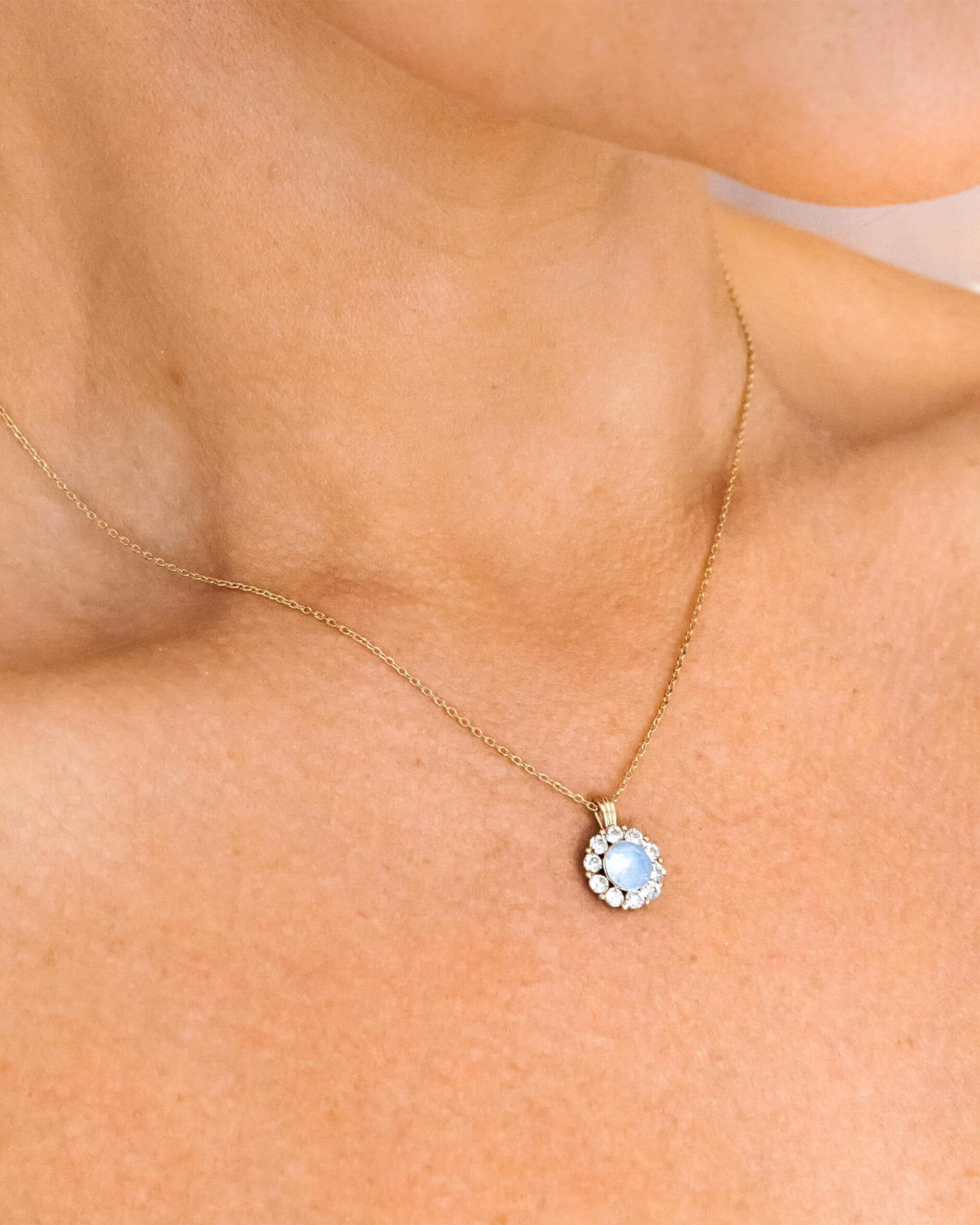 Sofia halsband sky blue