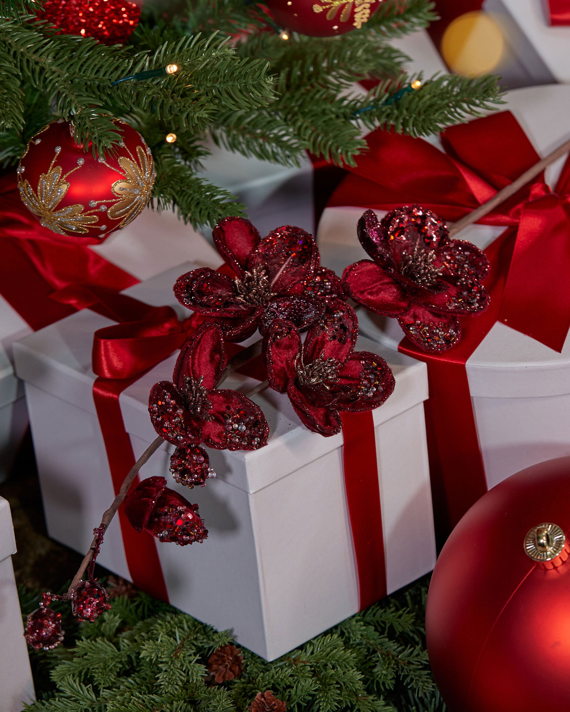 Magnolia Blossom dekorationskvist vinröd