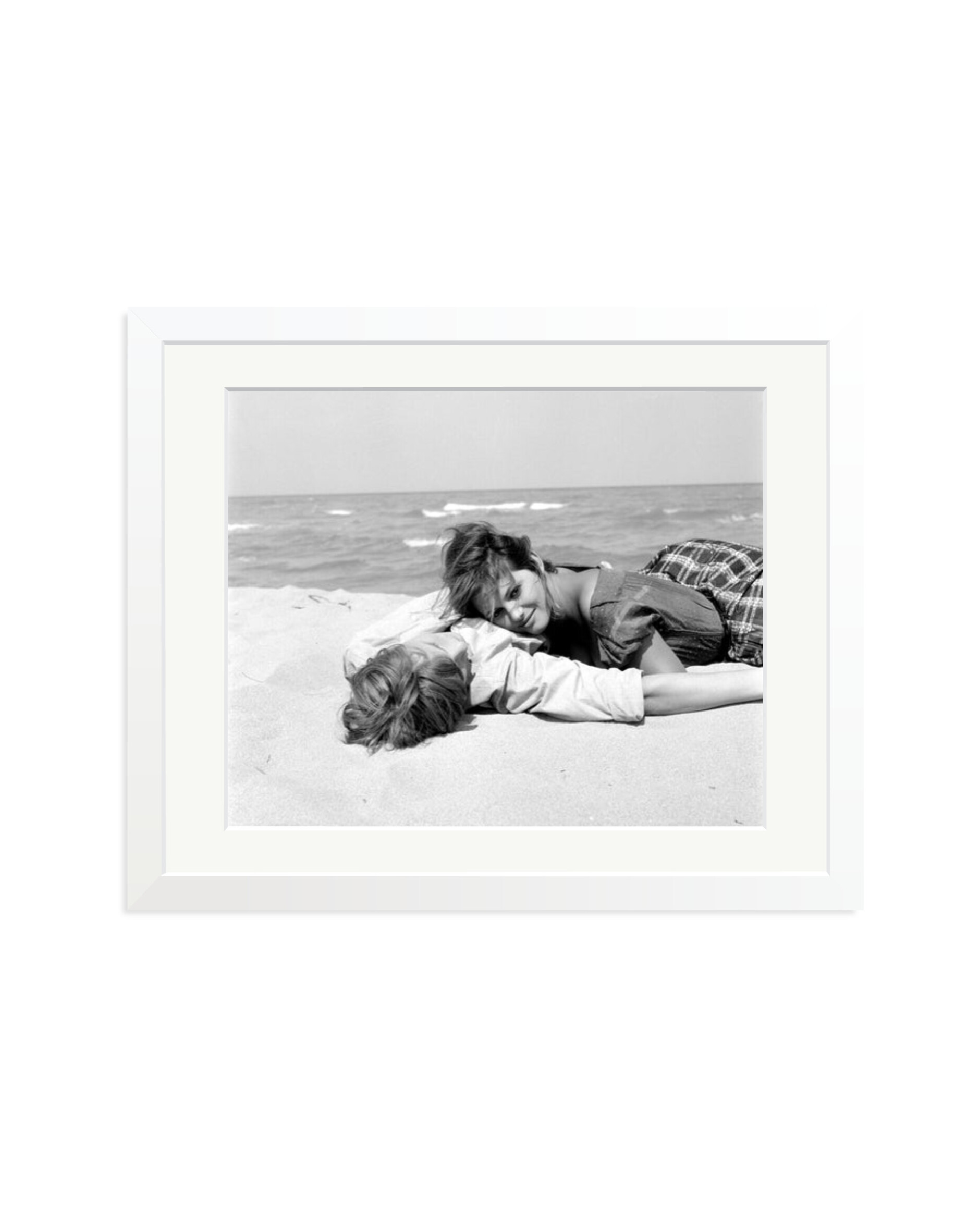 Jacques Perrin and Claudia Cardinale White / Medium