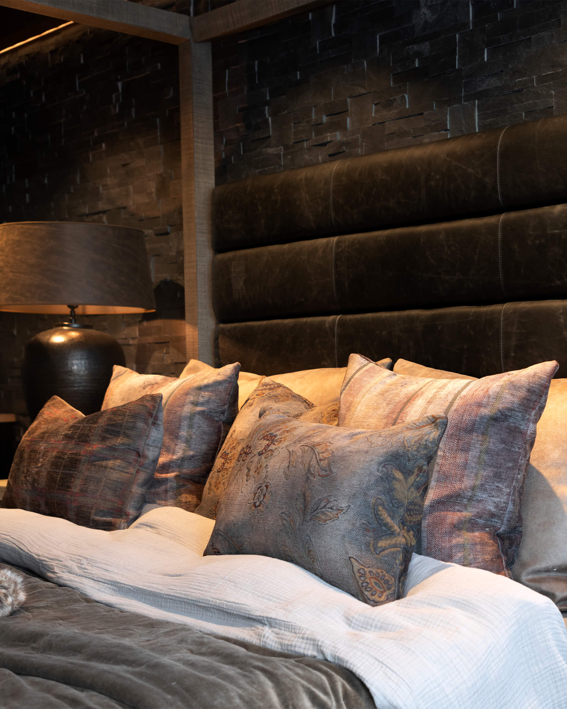 Merano Stripe cushion cover bruciato OUTLET