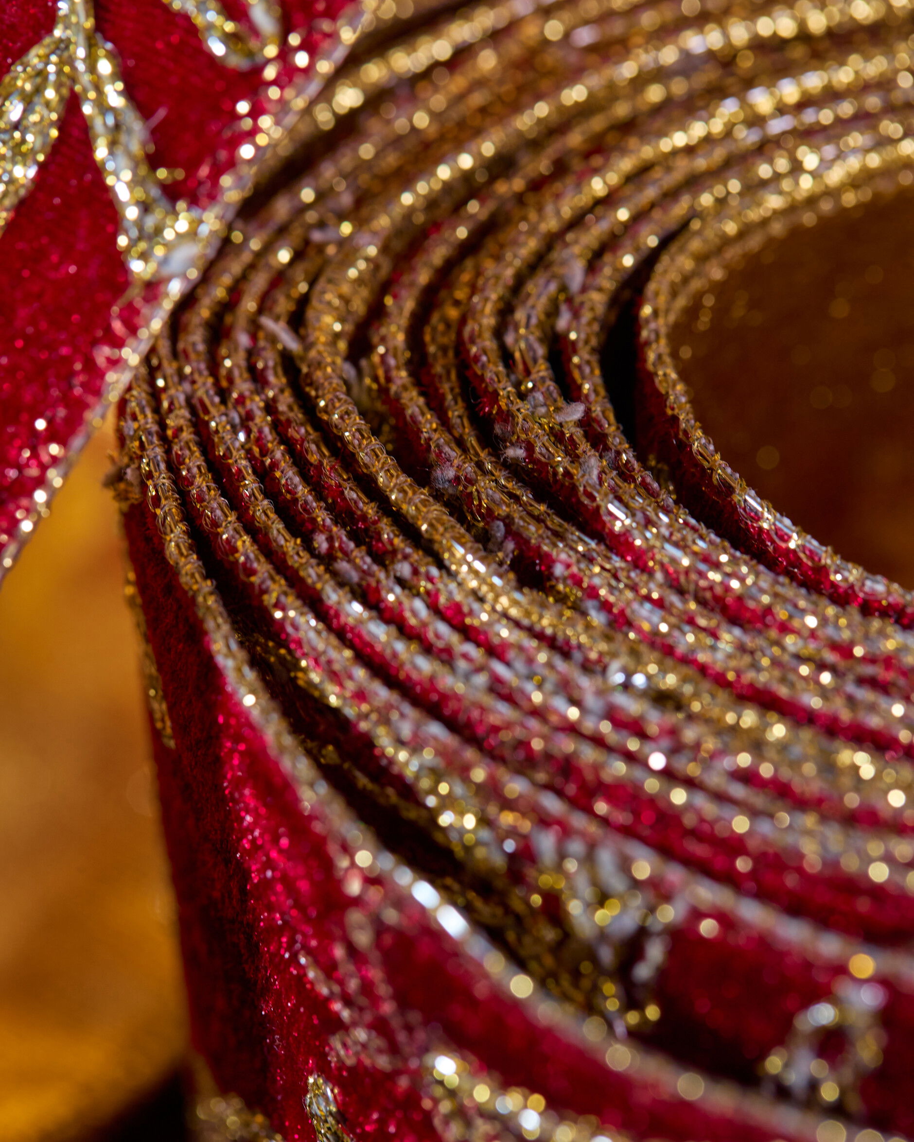 Lillian textiellint rood/goud 4,5m