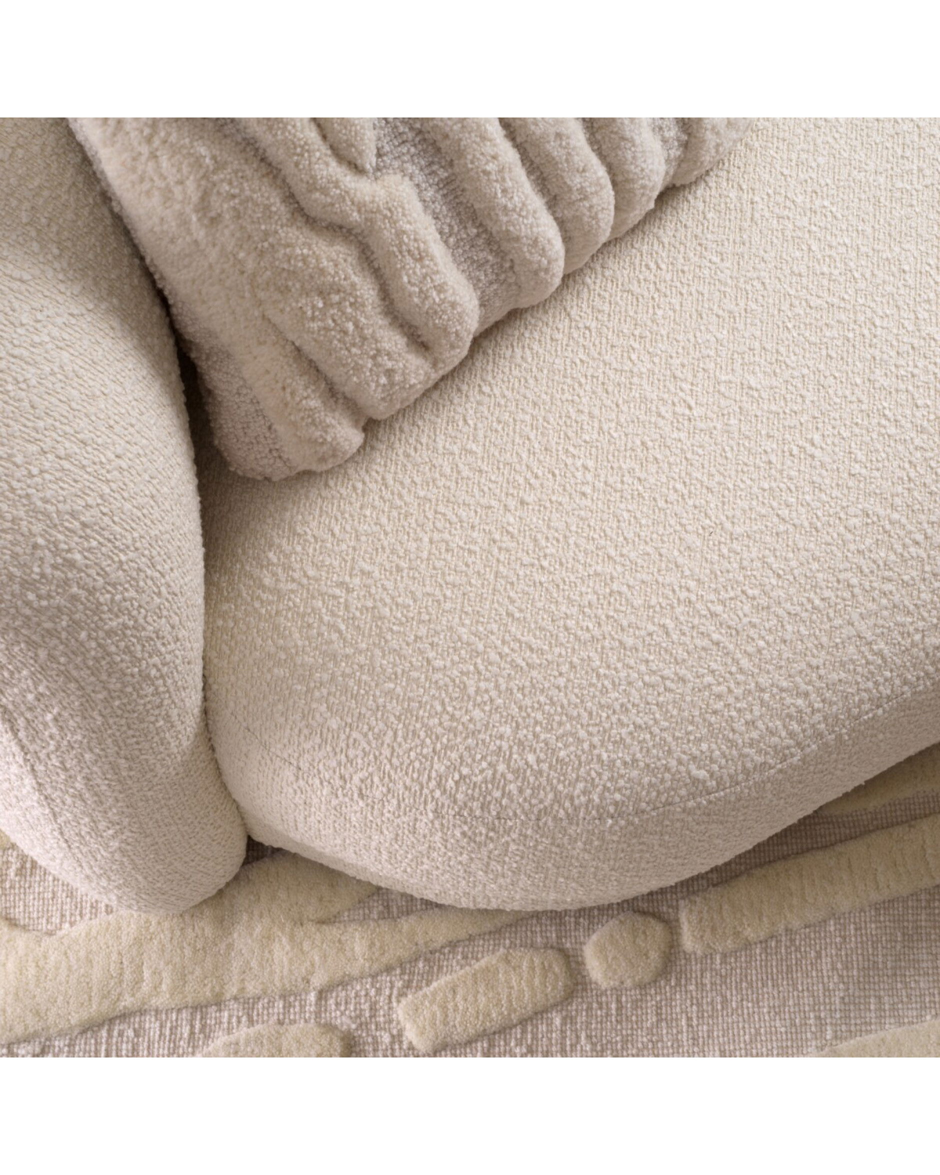 Zenon Cushion Ivory OUTLET