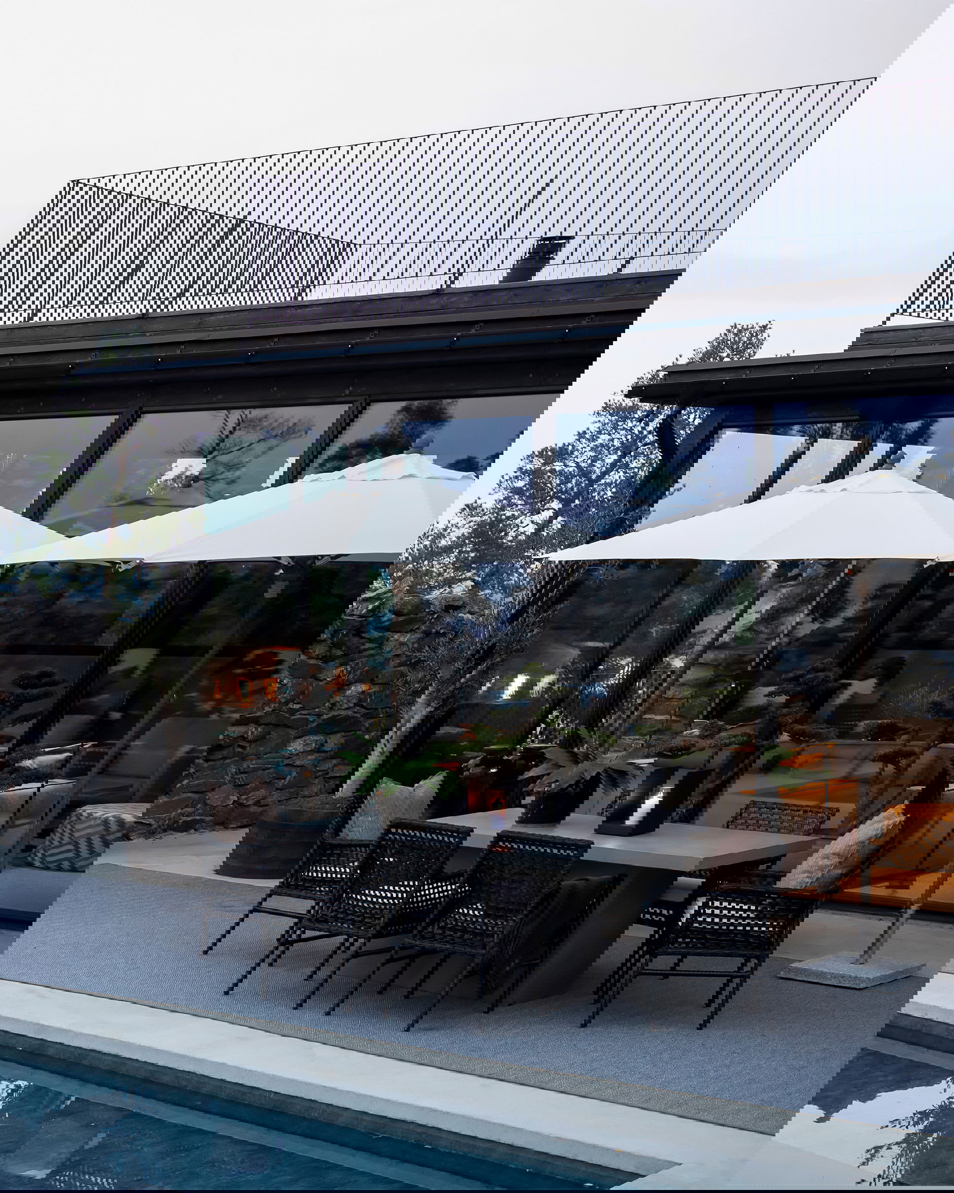 Santa Monica karmstol svart