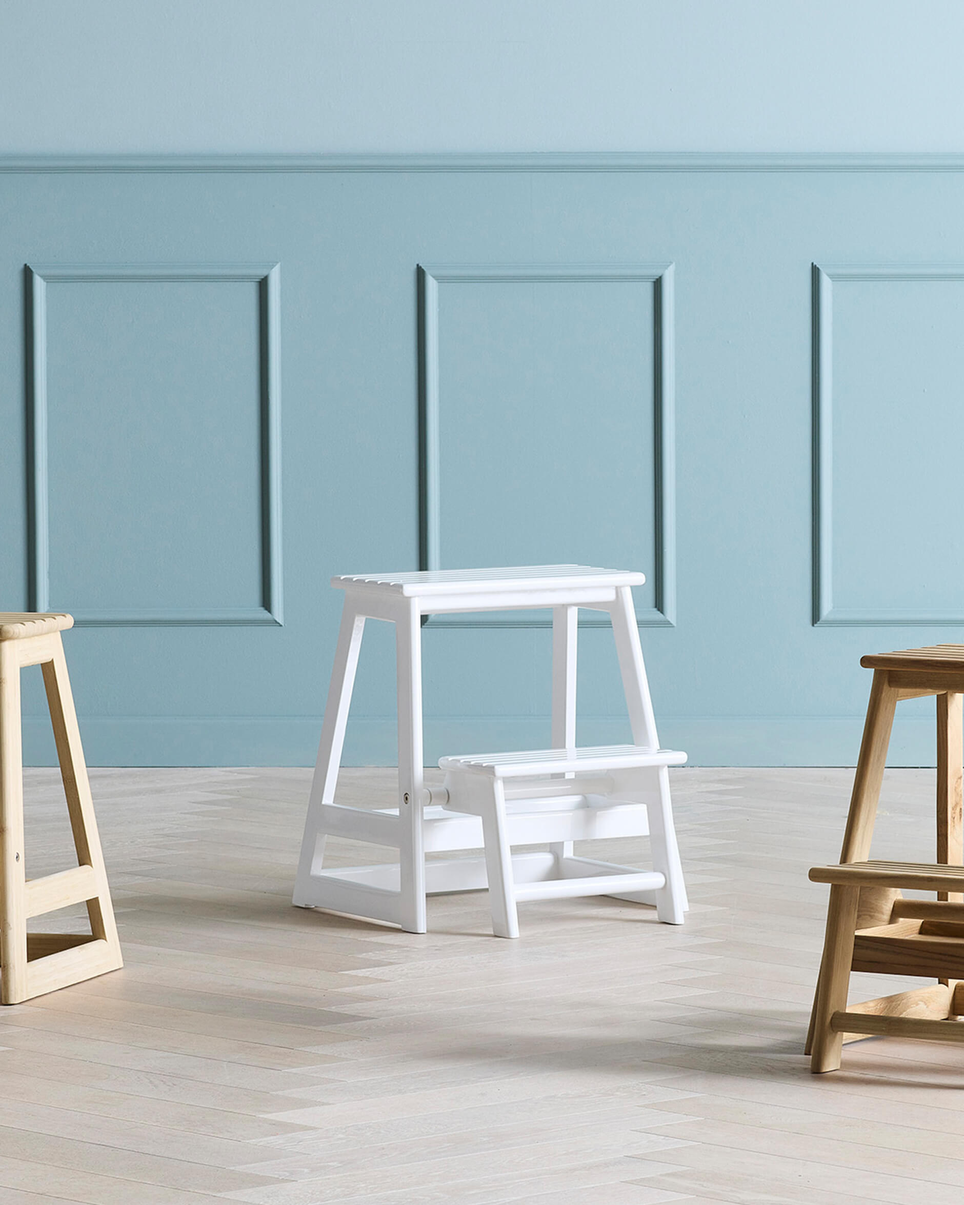 Skala Step Stool White