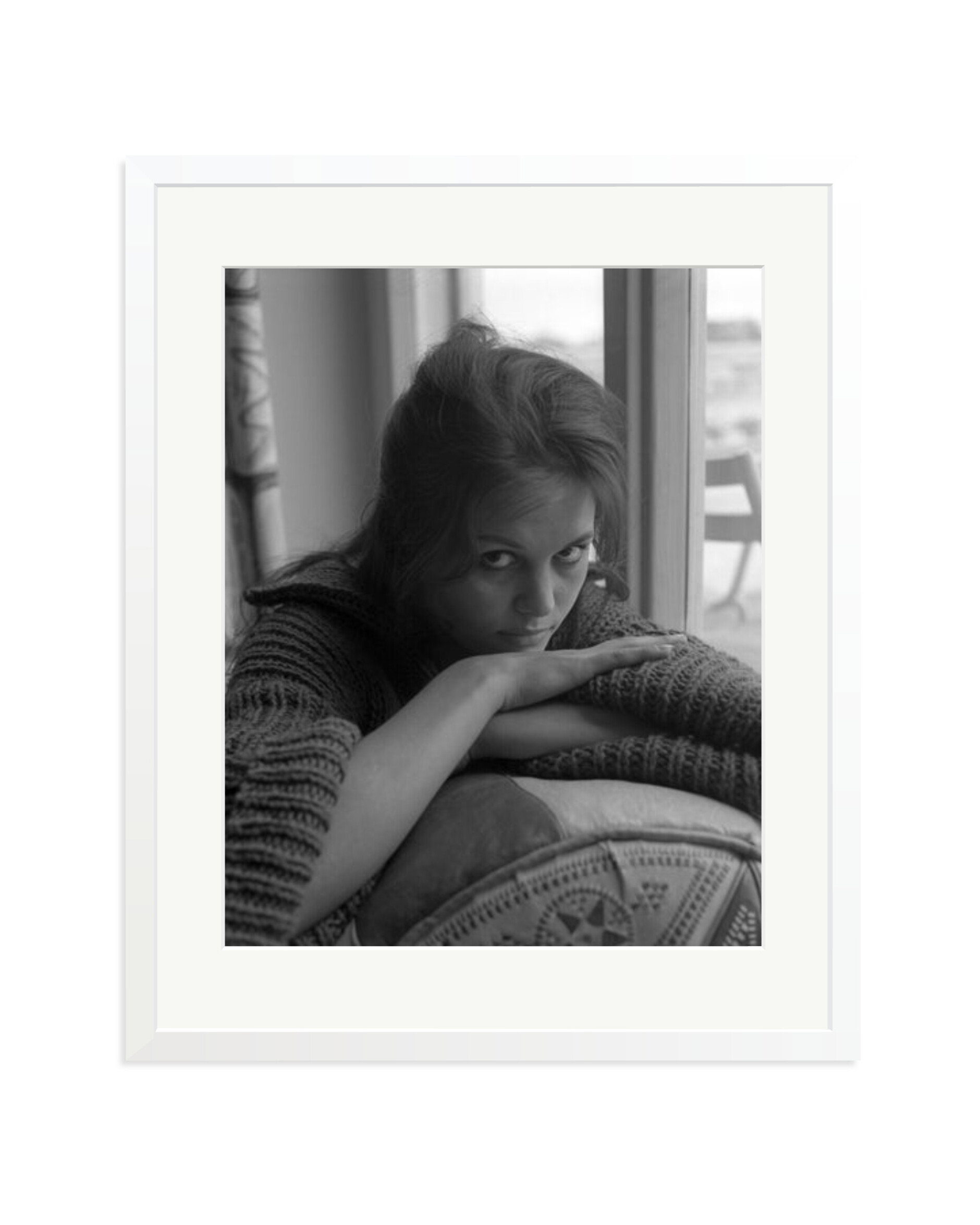 Claudia Cardinale Staring White / XL