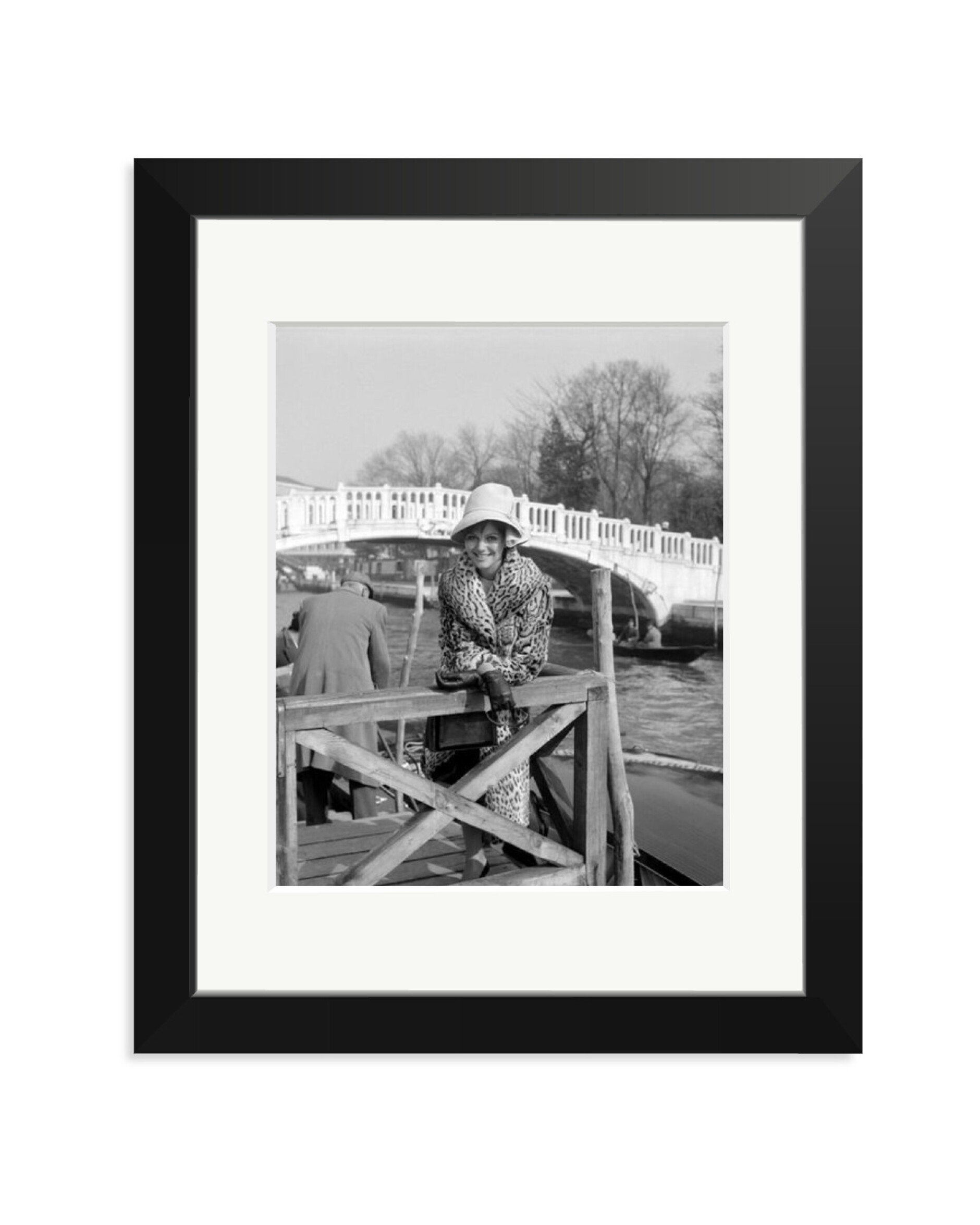 Cardinale, Venice, 1960 Black / Small