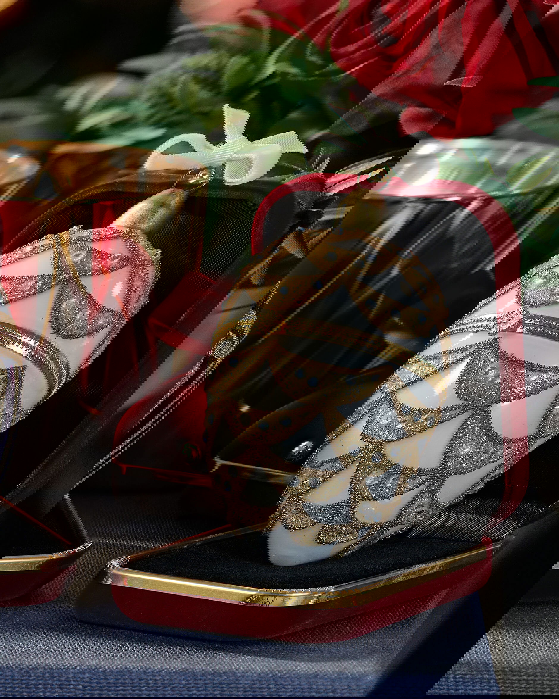 Antoinette Fabergé egg white