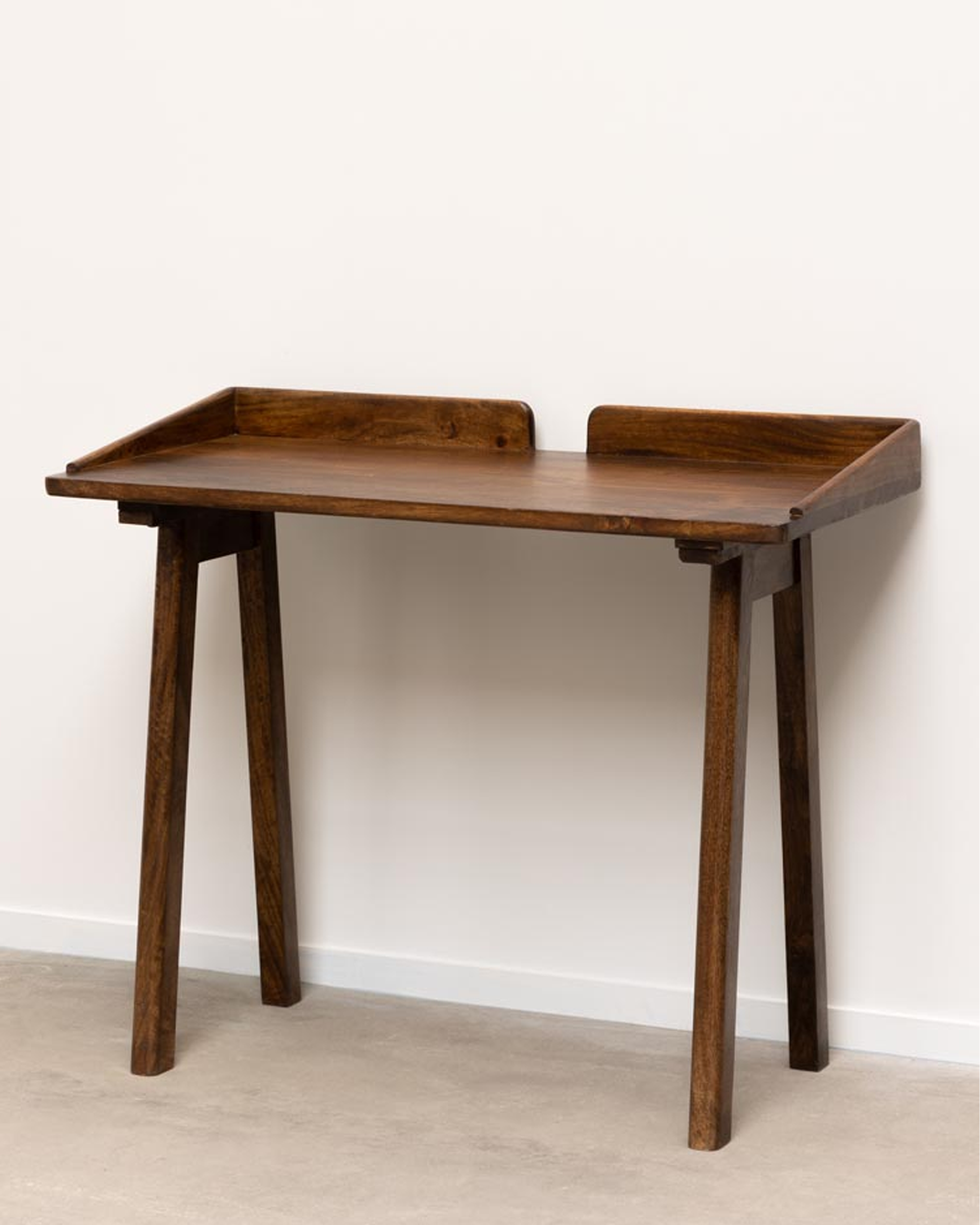Beckett desk