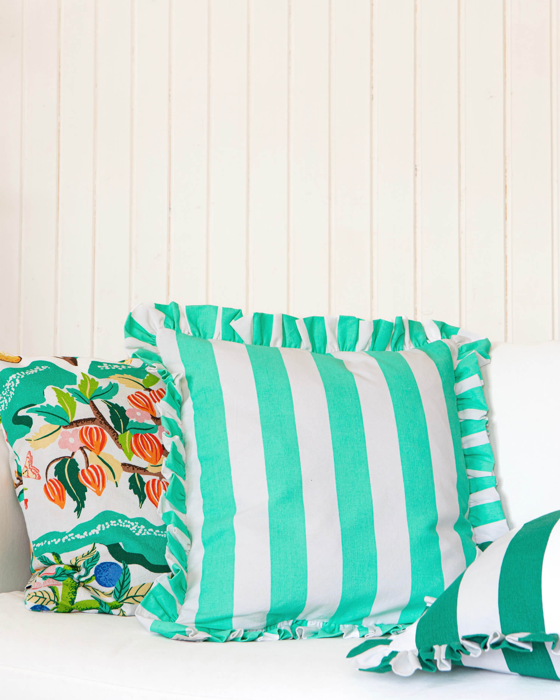 Ruffle Stripes kuddfodral sage