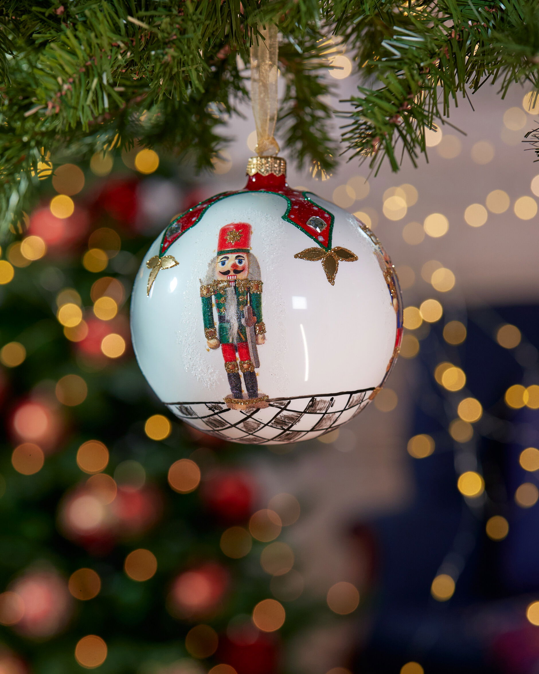 Ludwig Bauble White 8cm