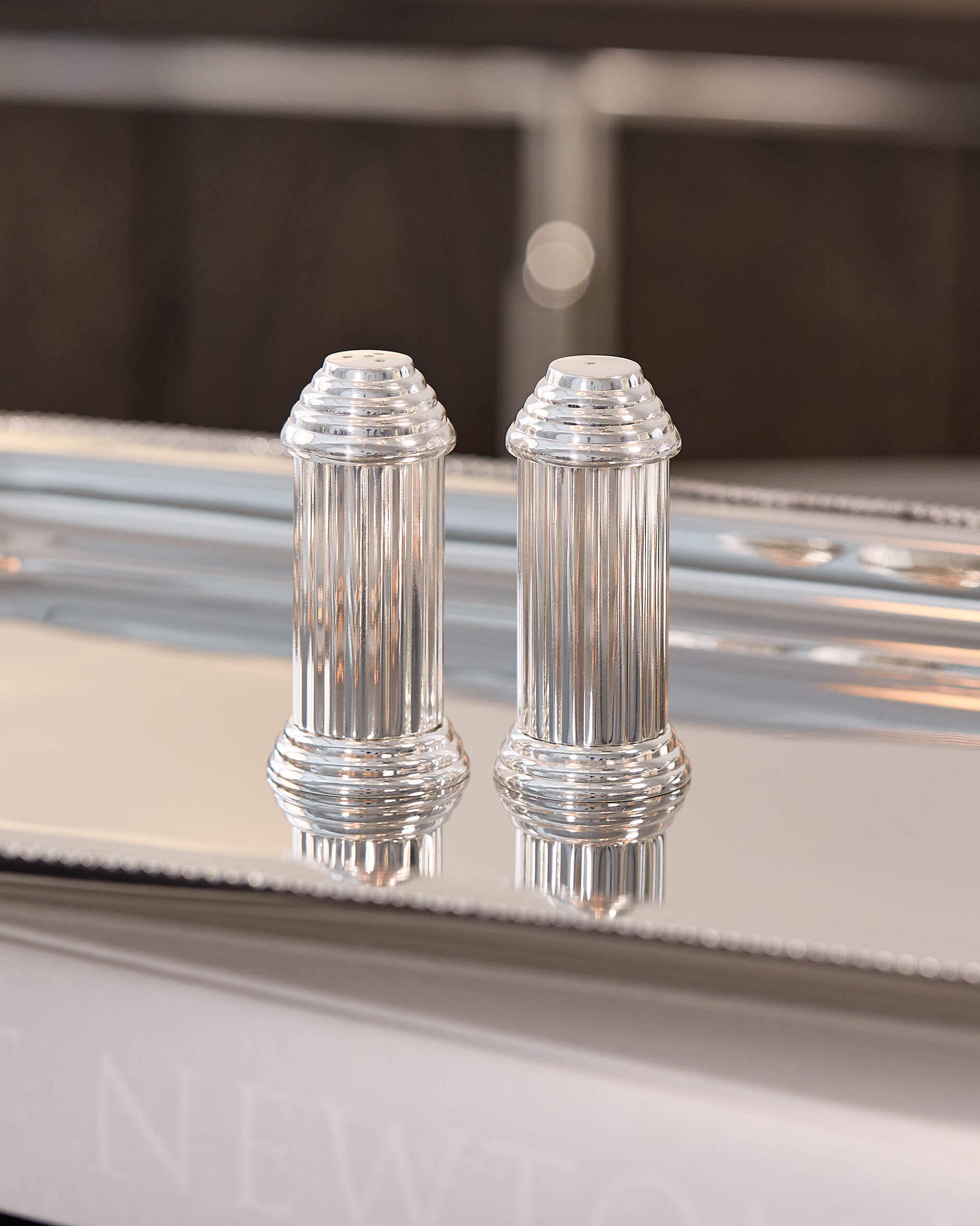 Abbey salt- och pepparkar kolonn