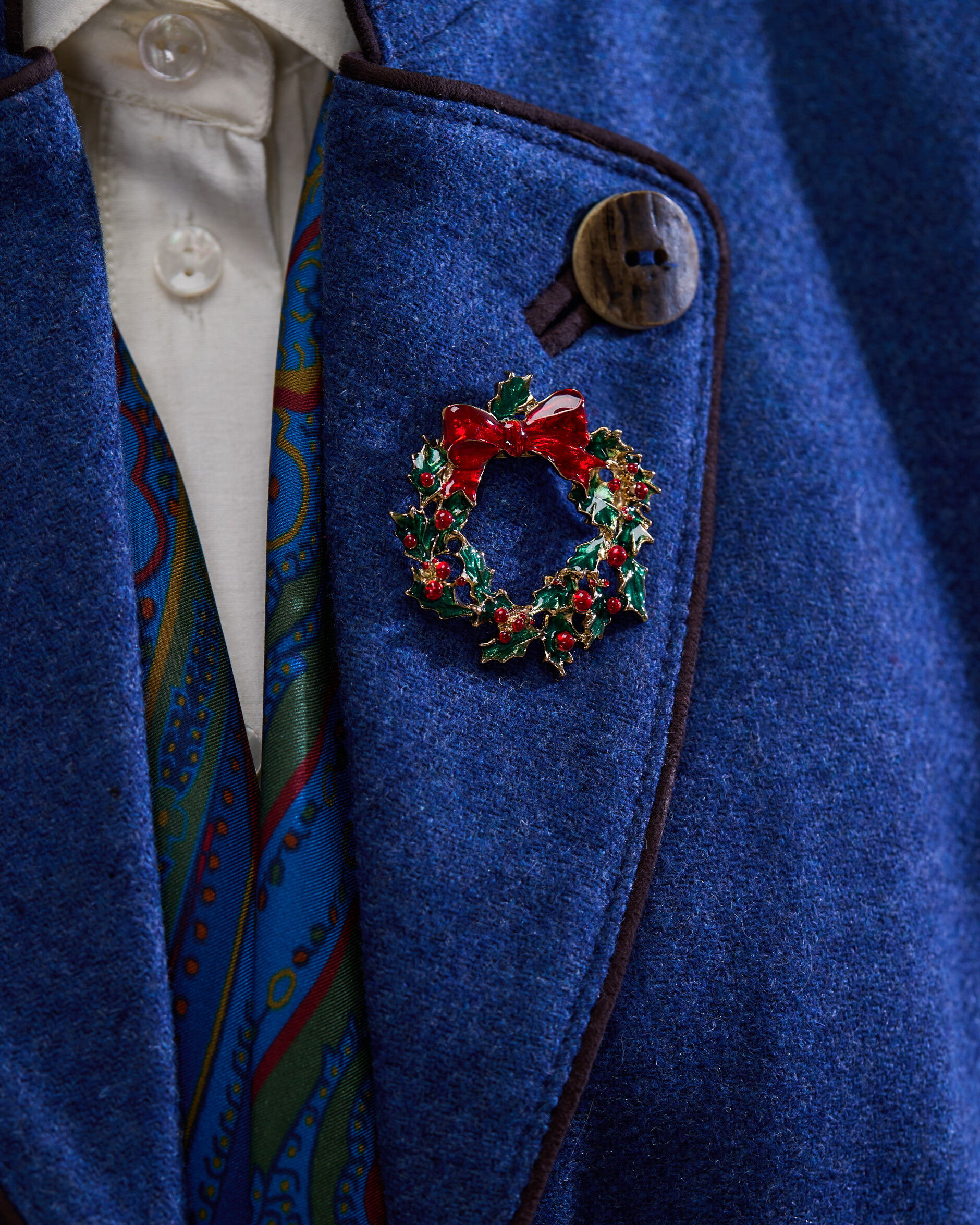 Rosette Christmas Wreath Brooch Green