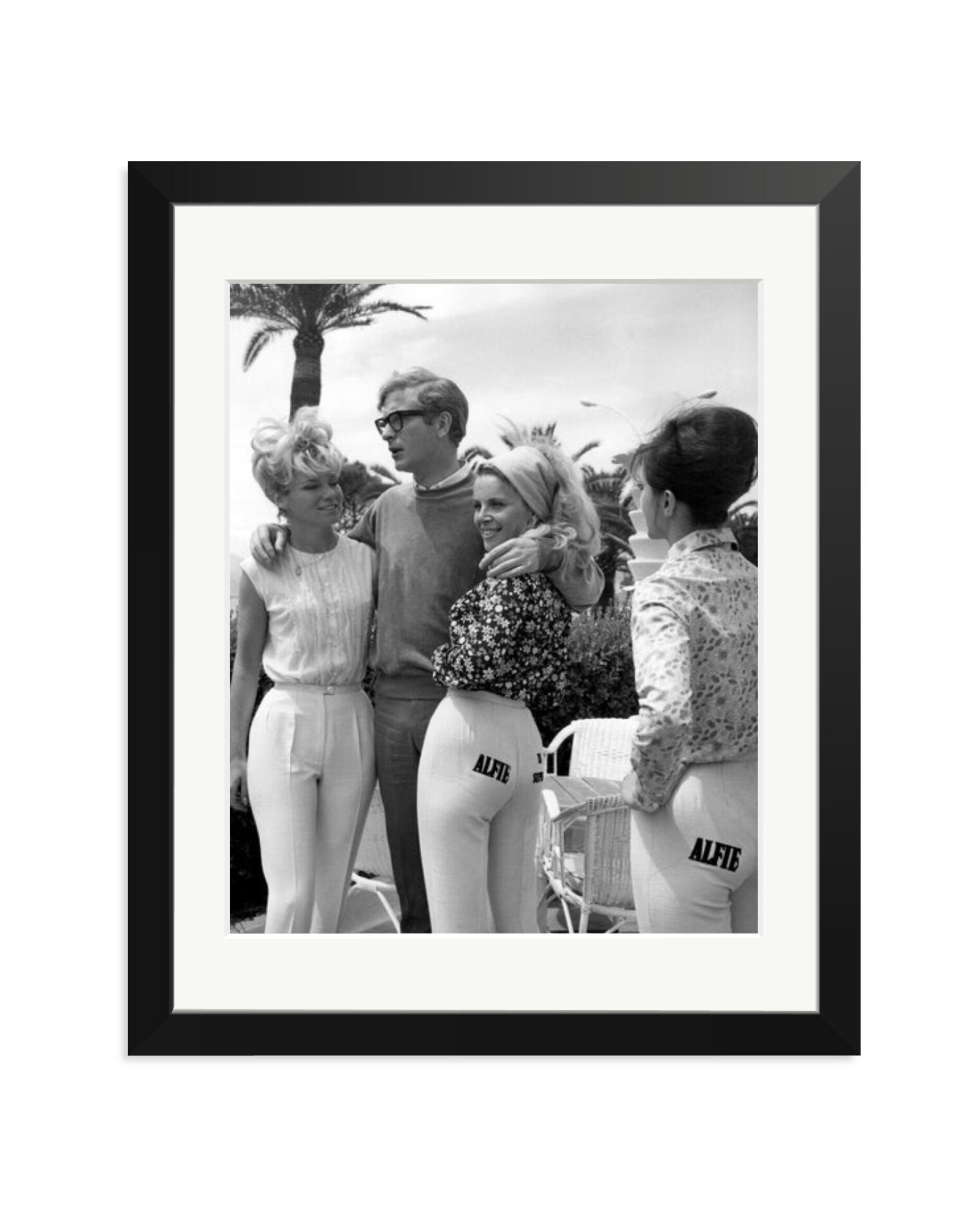 Caine With 'Alfie' Models Black / Medium