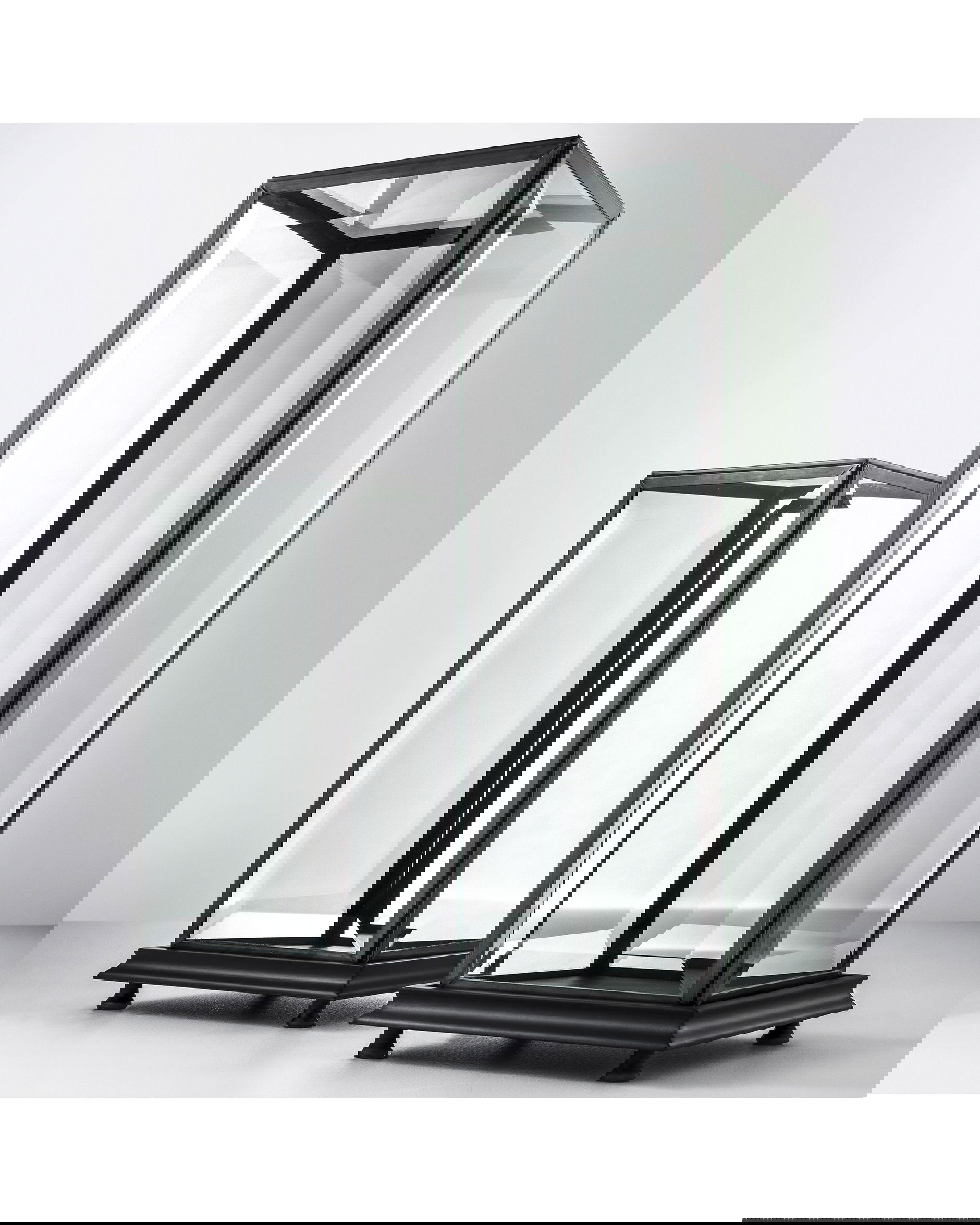 Showcase Uffizi antique bronze finish