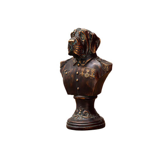 Dogporal skulptur brun
