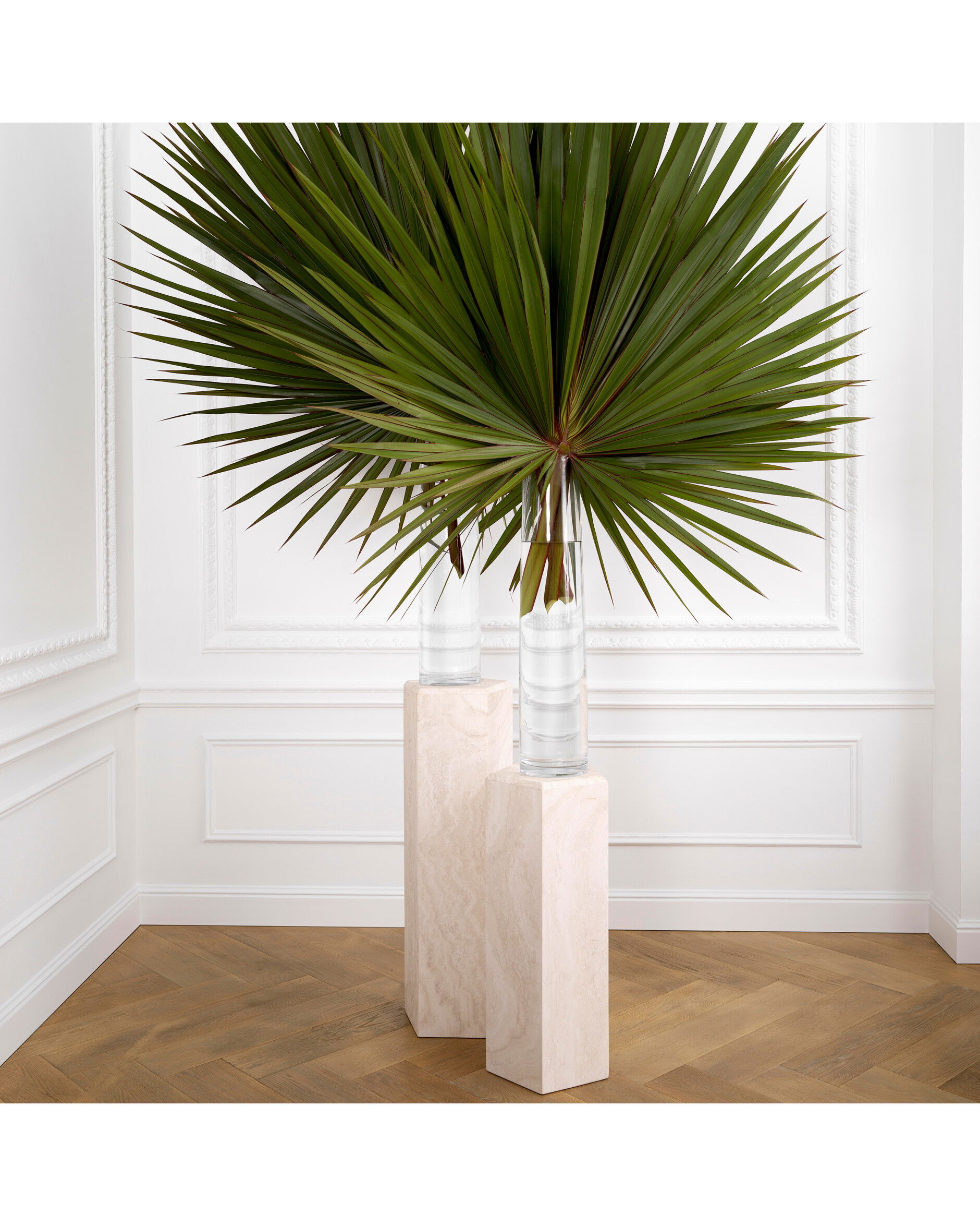 Cuneo piedestal travertine